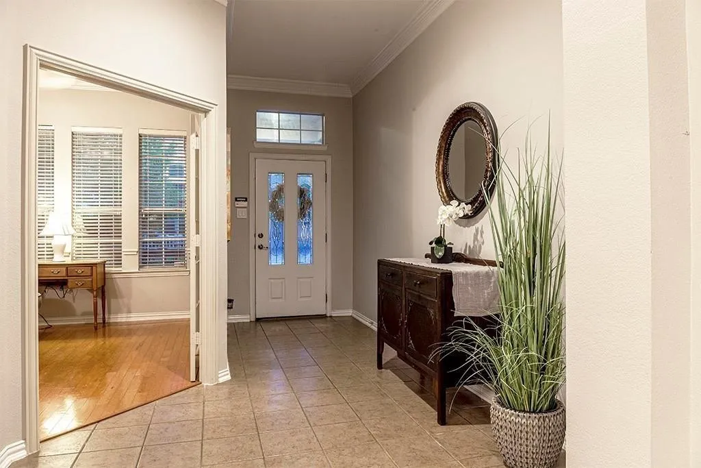 Single Family Residence For Sale in Tarrant County , 802 Moose Hollow Lane, Euless, Texas 76039, 3 Bedroom, 3 Bathroom, 2 Garage spaces, 2,375 Sqft, built in 2002, mls#21410838, Real Estate Agent in Euless, Homes For Sale in Tarrant county, Homes For Sale in Euless, Realtor in Euless Texas, Real Estate Brokerage Independent Realty Texas, Luminita Cordes Realtor