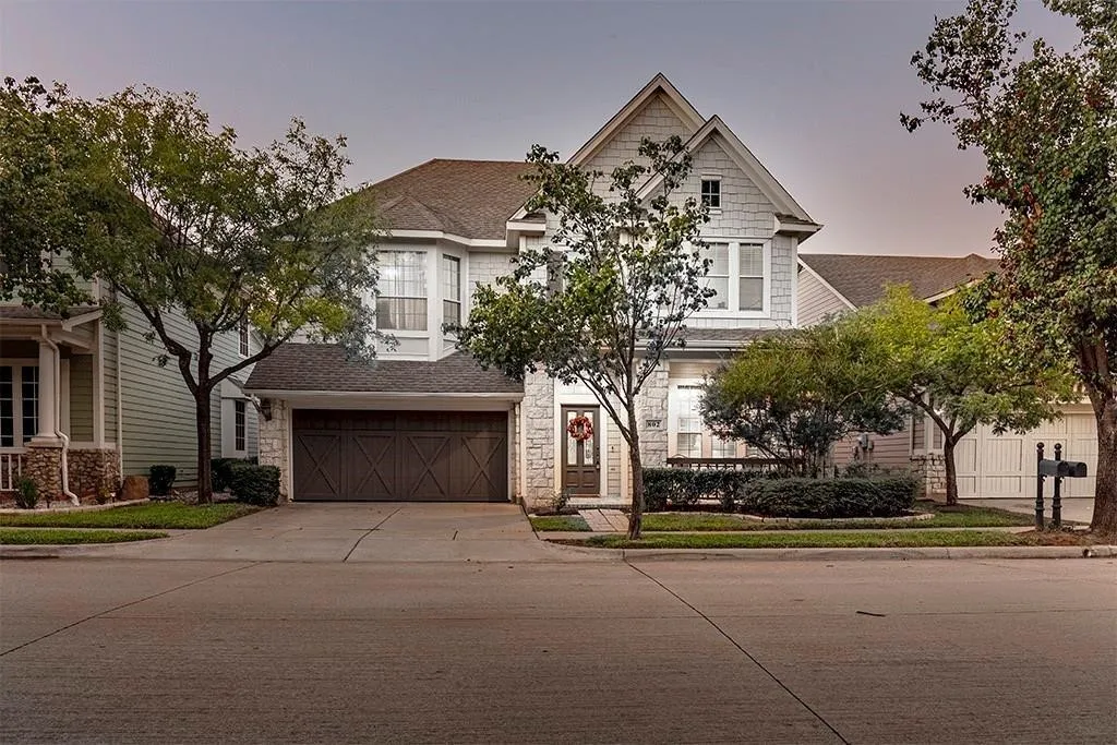Single Family Residence For Sale in Tarrant County , 802 Moose Hollow Lane, Euless, Texas 76039, 3 Bedroom, 3 Bathroom, 2 Garage spaces, 2,375 Sqft, built in 2002, mls#21410838, Real Estate Agent in Euless, Homes For Sale in Tarrant county, Homes For Sale in Euless, Realtor in Euless Texas, Real Estate Brokerage Independent Realty Texas, Luminita Cordes Realtor