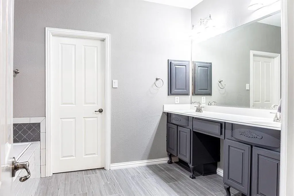 Single Family Residence For Sale in Tarrant County , 802 Moose Hollow Lane, Euless, Texas 76039, 3 Bedroom, 3 Bathroom, 2 Garage spaces, 2,375 Sqft, built in 2002, mls#21410838, Real Estate Agent in Euless, Homes For Sale in Tarrant county, Homes For Sale in Euless, Realtor in Euless Texas, Real Estate Brokerage Independent Realty Texas, Luminita Cordes Realtor