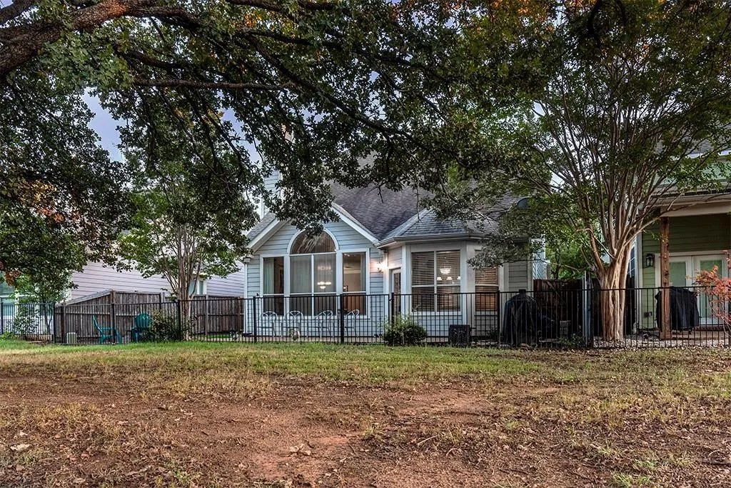 Single Family Residence For Sale in Tarrant County , 802 Moose Hollow Lane, Euless, Texas 76039, 3 Bedroom, 3 Bathroom, 2 Garage spaces, 2,375 Sqft, built in 2002, mls#21410838, Real Estate Agent in Euless, Homes For Sale in Tarrant county, Homes For Sale in Euless, Realtor in Euless Texas, Real Estate Brokerage Independent Realty Texas, Luminita Cordes Realtor
