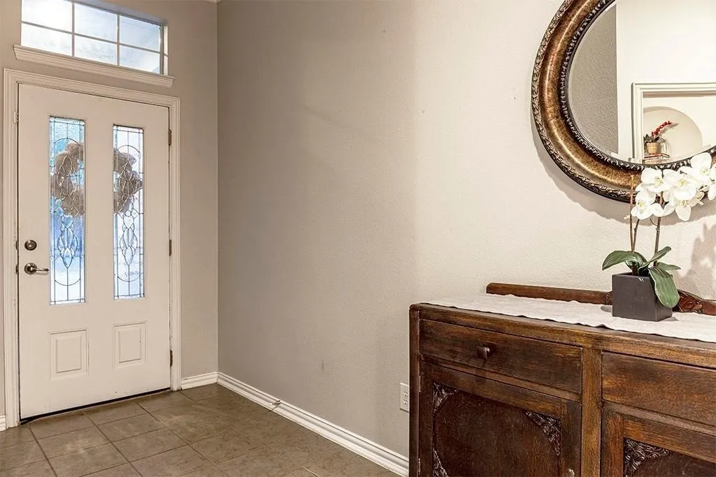 Single Family Residence For Sale in Tarrant County , 802 Moose Hollow Lane, Euless, Texas 76039, 3 Bedroom, 3 Bathroom, 2 Garage spaces, 2,375 Sqft, built in 2002, mls#21410838, Real Estate Agent in Euless, Homes For Sale in Tarrant county, Homes For Sale in Euless, Realtor in Euless Texas, Real Estate Brokerage Independent Realty Texas, Luminita Cordes Realtor