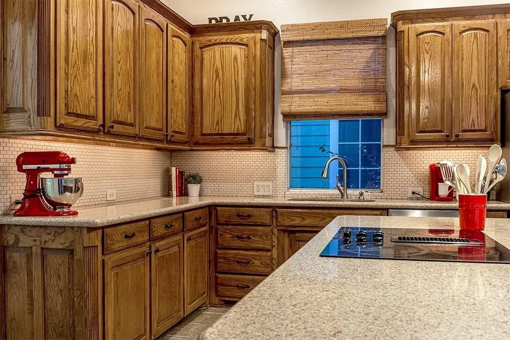 Single Family Residence For Sale in Tarrant County , 802 Moose Hollow Lane, Euless, Texas 76039, 3 Bedroom, 3 Bathroom, 2 Garage spaces, 2,375 Sqft, built in 2002, mls#21410838, Real Estate Agent in Euless, Homes For Sale in Tarrant county, Homes For Sale in Euless, Realtor in Euless Texas, Real Estate Brokerage Independent Realty Texas, Luminita Cordes Realtor