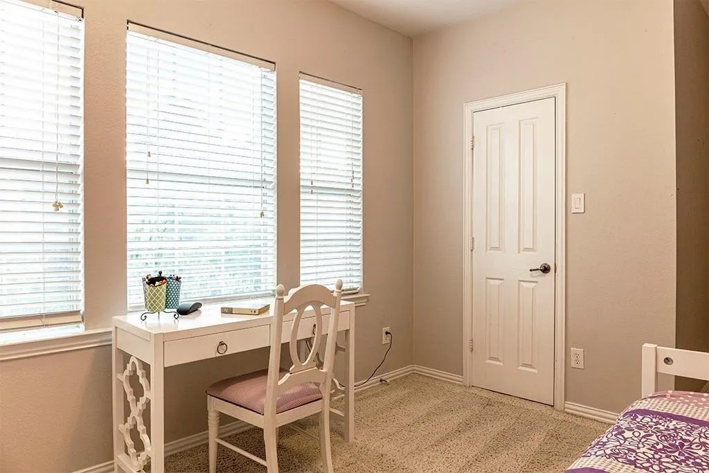 Single Family Residence For Sale in Tarrant County , 802 Moose Hollow Lane, Euless, Texas 76039, 3 Bedroom, 3 Bathroom, 2 Garage spaces, 2,375 Sqft, built in 2002, mls#21410838, Real Estate Agent in Euless, Homes For Sale in Tarrant county, Homes For Sale in Euless, Realtor in Euless Texas, Real Estate Brokerage Independent Realty Texas, Luminita Cordes Realtor