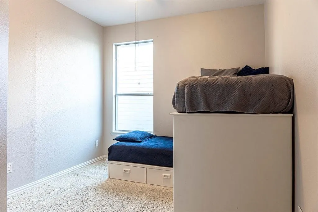 Single Family Residence For Sale in Tarrant County , 802 Moose Hollow Lane, Euless, Texas 76039, 3 Bedroom, 3 Bathroom, 2 Garage spaces, 2,375 Sqft, built in 2002, mls#21410838, Real Estate Agent in Euless, Homes For Sale in Tarrant county, Homes For Sale in Euless, Realtor in Euless Texas, Real Estate Brokerage Independent Realty Texas, Luminita Cordes Realtor