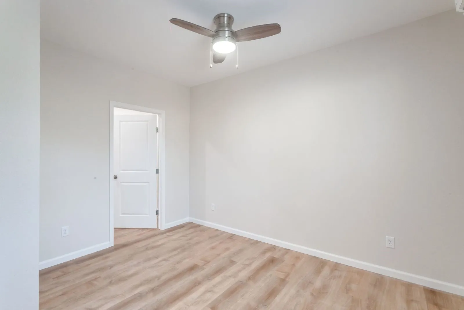 Apartment For Rent in Erath County , 216 S Devine Street, Stephenville, Texas 76401, 1 Bedroom, 1 Bathroom, Garage spaces, 502 Sqft, built in 1920, mls#21410988, Real Estate Agent in Stephenville, Homes For Rent in Erath county, Homes For Rent in Stephenville, Realtor in Stephenville Texas, Real Estate Brokerage Independent Realty Texas, Luminita Cordes Realtor