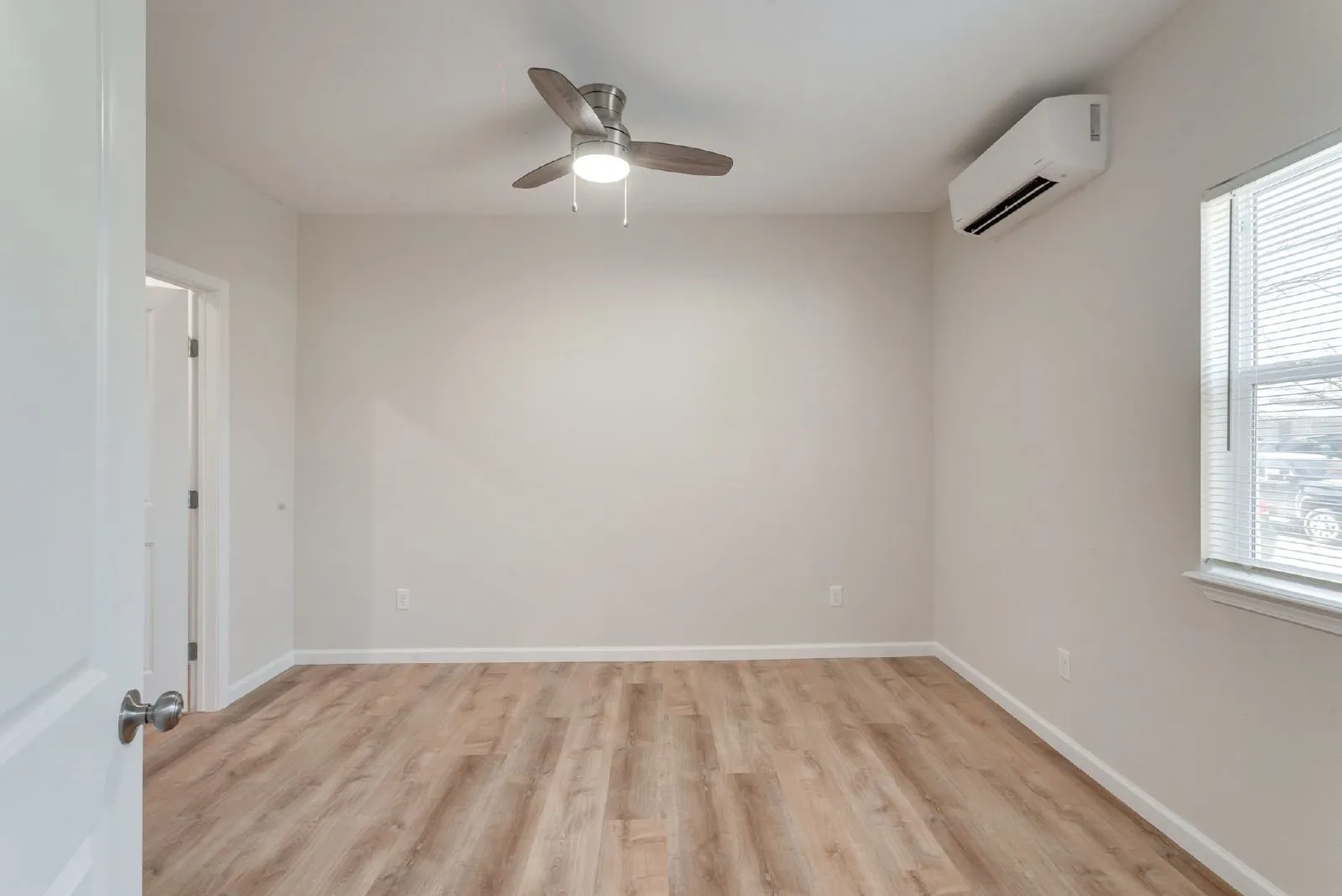 Apartment For Rent in Erath County , 216 S Devine Street, Stephenville, Texas 76401, 1 Bedroom, 1 Bathroom, Garage spaces, 502 Sqft, built in 1920, mls#21410988, Real Estate Agent in Stephenville, Homes For Rent in Erath county, Homes For Rent in Stephenville, Realtor in Stephenville Texas, Real Estate Brokerage Independent Realty Texas, Luminita Cordes Realtor