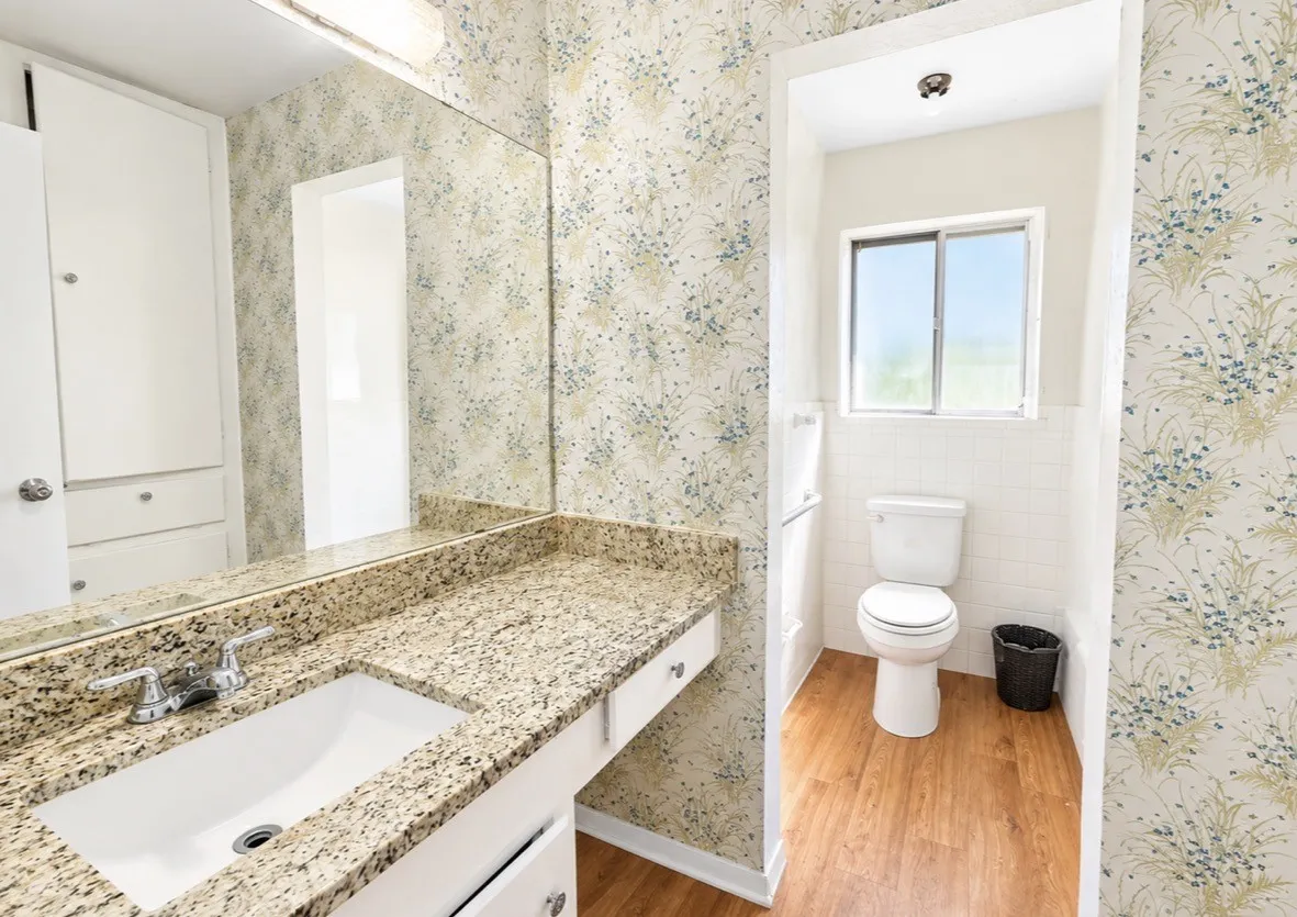 Single Family Residence For Sale in Tarrant County , 1112 Paula Drive, Arlington, Texas 76012, 3 Bedroom, 2 Bathroom, 2 Garage spaces, 1,267 Sqft, built in 1962, mls#21411002, Real Estate Agent in Arlington, Homes For Sale in Tarrant county, Homes For Sale in Arlington, Realtor in Arlington Texas, Real Estate Brokerage Independent Realty Texas, Luminita Cordes Realtor