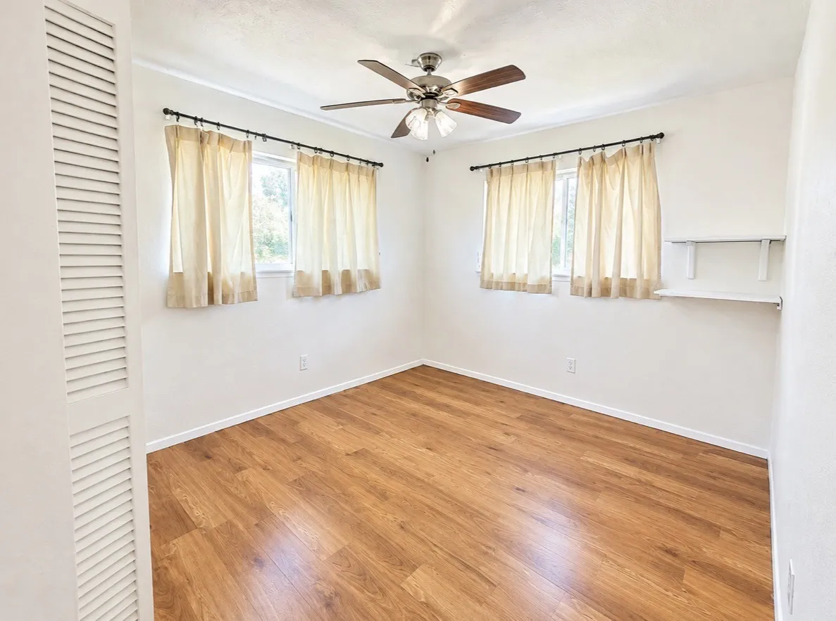 Single Family Residence For Sale in Tarrant County , 1112 Paula Drive, Arlington, Texas 76012, 3 Bedroom, 2 Bathroom, 2 Garage spaces, 1,267 Sqft, built in 1962, mls#21411002, Real Estate Agent in Arlington, Homes For Sale in Tarrant county, Homes For Sale in Arlington, Realtor in Arlington Texas, Real Estate Brokerage Independent Realty Texas, Luminita Cordes Realtor