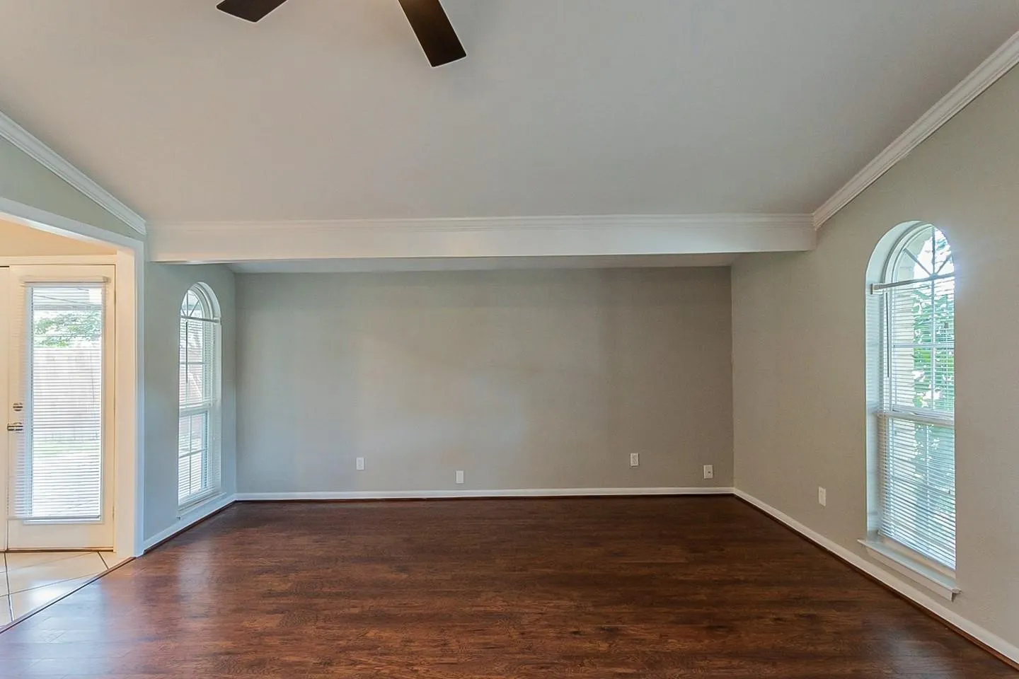 Single Family Residence For Sale in Denton County , 4917 Ashlock Drive, The Colony, Texas 75056, 3 Bedroom, 3 Bathroom, 2 Garage spaces, 1,388 Sqft, built in 1978, mls#21409957, Real Estate Agent in The Colony, Homes For Sale in Denton county, Homes For Sale in The Colony, Realtor in The Colony Texas, Real Estate Brokerage Independent Realty Texas, Luminita Cordes Realtor