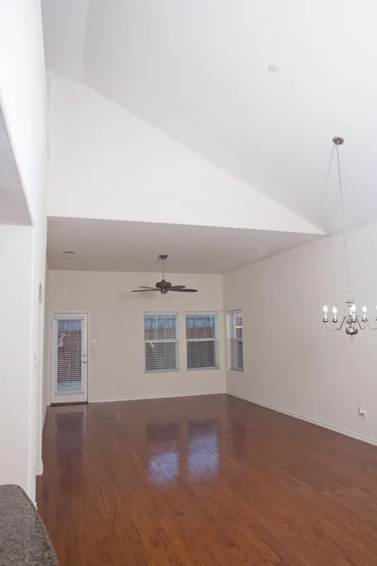 Townhouse For Rent in Collin County , 10154 Summit Run Drive, Frisco, Texas 75035, 2 Bedroom, 2 Bathroom, 2 Garage spaces, 1,692 Sqft, built in 2005, mls#21410485, Real Estate Agent in Frisco, Homes For Rent in Collin county, Homes For Rent in Frisco, Realtor in Frisco Texas, Real Estate Brokerage Independent Realty Texas, Luminita Cordes Realtor