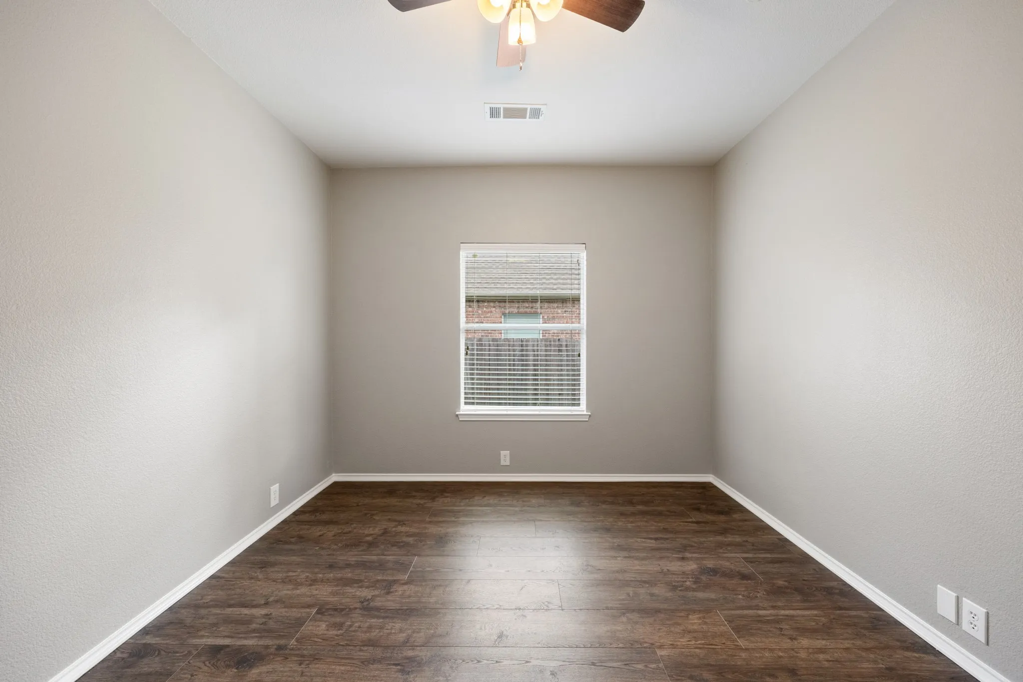 Single Family Residence For Rent in Rockwall County , 1275 Mission, Rockwall, Texas 75087, 3 Bedroom, 2 Bathroom, 2 Garage spaces, 2,086 Sqft, built in 2006, mls#21410952, Real Estate Agent in Rockwall, Homes For Rent in Rockwall county, Homes For Rent in Rockwall, Realtor in Rockwall Texas, Real Estate Brokerage Independent Realty Texas, Luminita Cordes Realtor