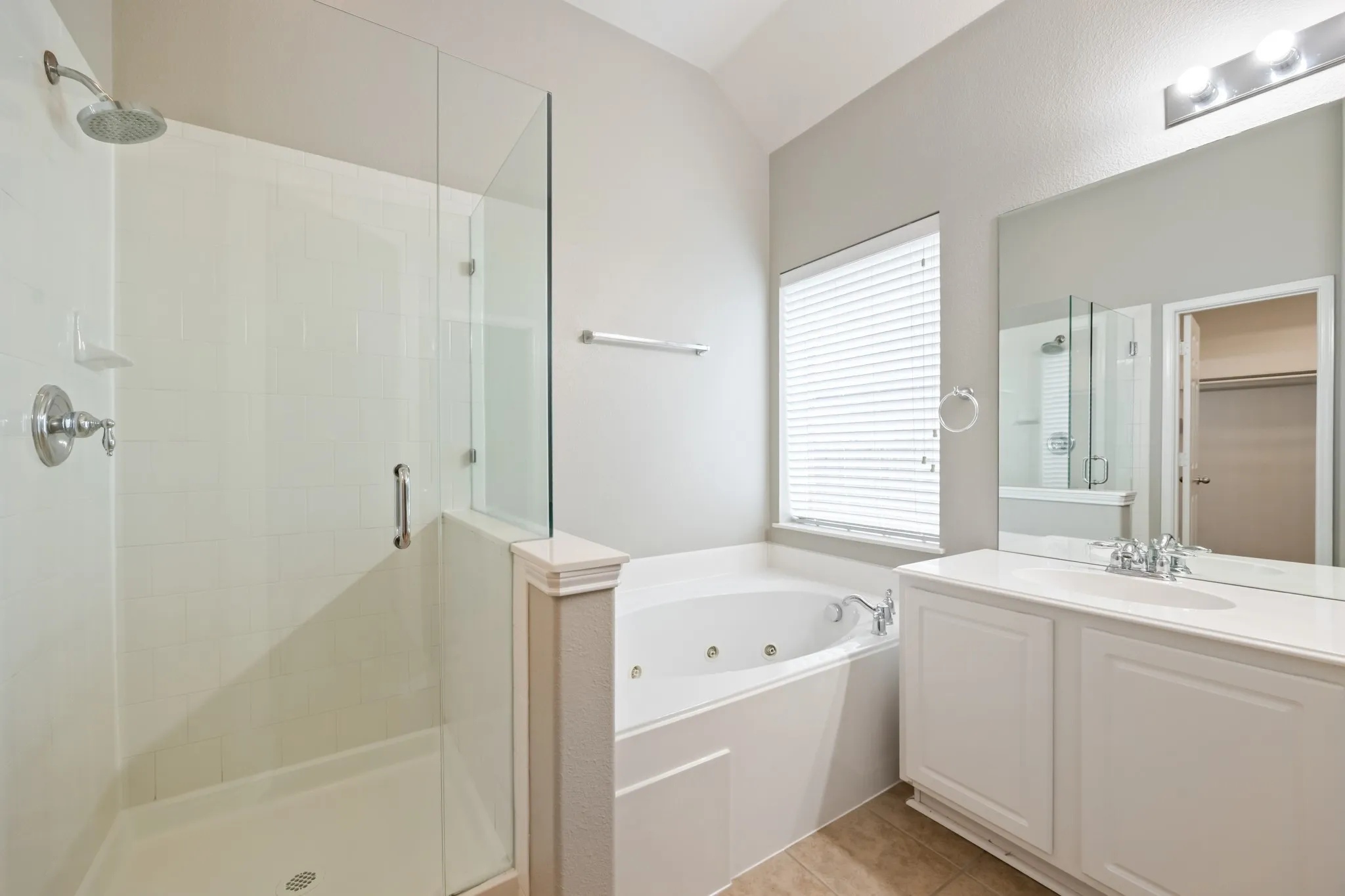 Single Family Residence For Rent in Rockwall County , 1275 Mission, Rockwall, Texas 75087, 3 Bedroom, 2 Bathroom, 2 Garage spaces, 2,086 Sqft, built in 2006, mls#21410952, Real Estate Agent in Rockwall, Homes For Rent in Rockwall county, Homes For Rent in Rockwall, Realtor in Rockwall Texas, Real Estate Brokerage Independent Realty Texas, Luminita Cordes Realtor