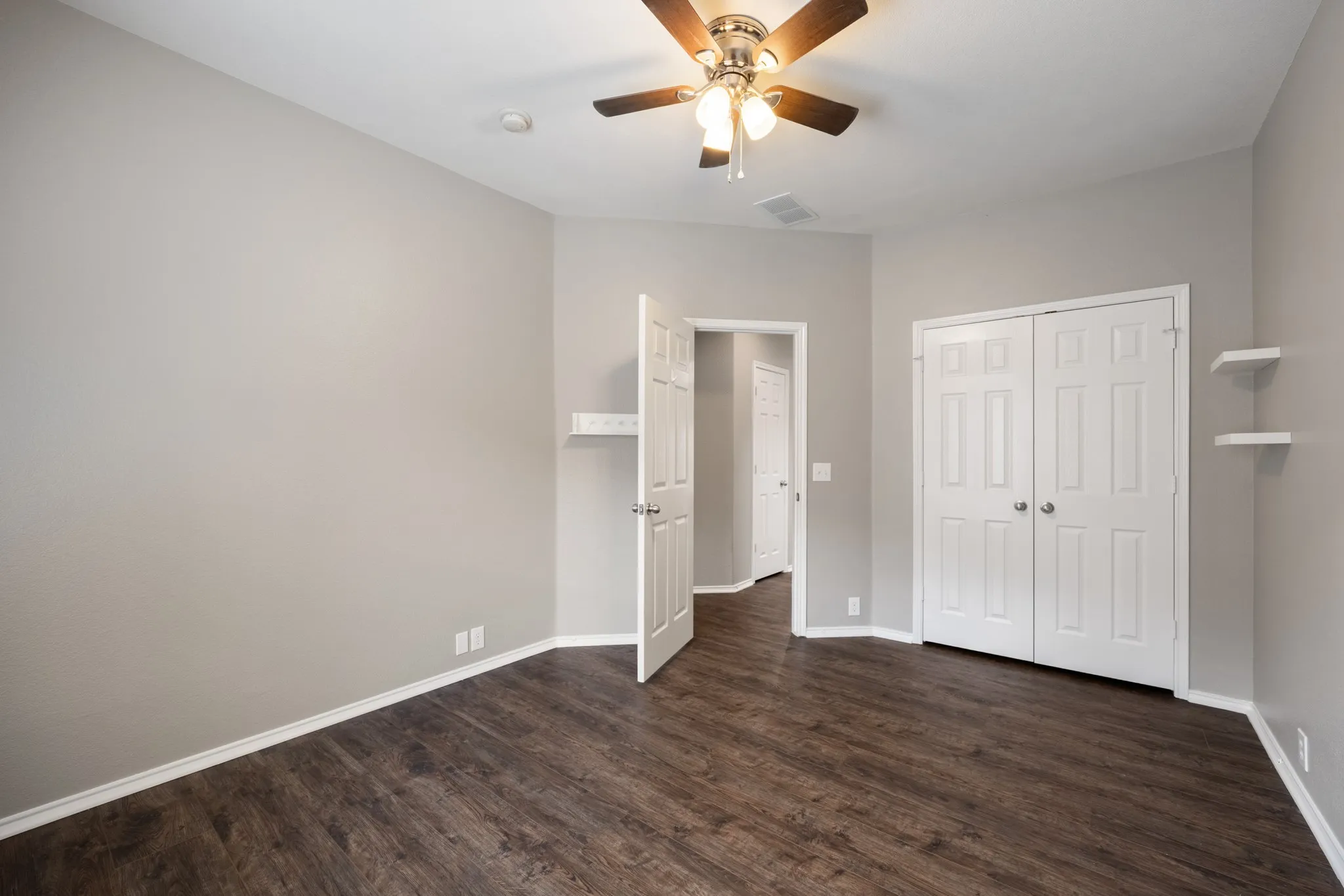 Single Family Residence For Rent in Rockwall County , 1275 Mission, Rockwall, Texas 75087, 3 Bedroom, 2 Bathroom, 2 Garage spaces, 2,086 Sqft, built in 2006, mls#21410952, Real Estate Agent in Rockwall, Homes For Rent in Rockwall county, Homes For Rent in Rockwall, Realtor in Rockwall Texas, Real Estate Brokerage Independent Realty Texas, Luminita Cordes Realtor