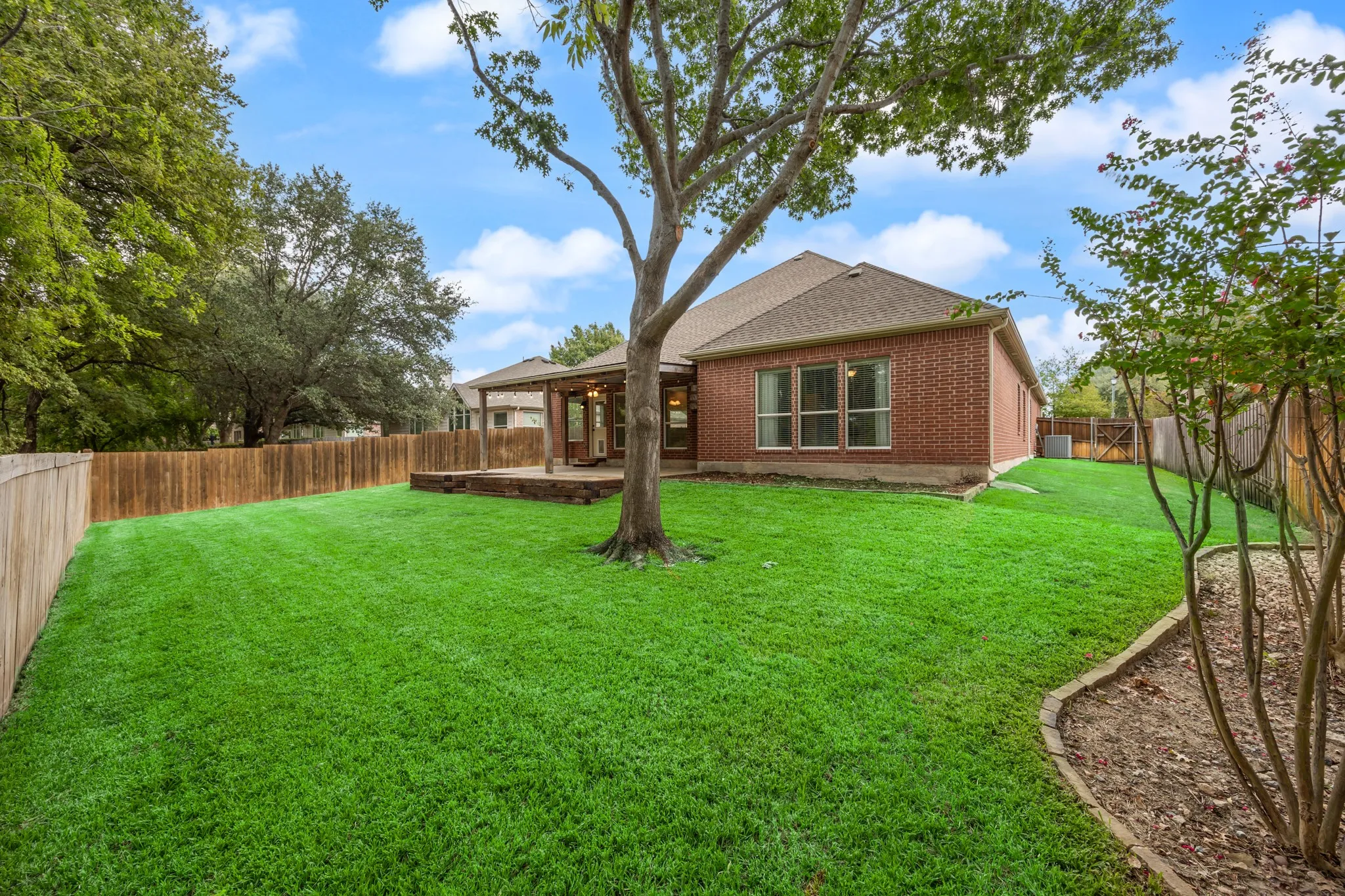 Single Family Residence For Rent in Rockwall County , 1275 Mission, Rockwall, Texas 75087, 3 Bedroom, 2 Bathroom, 2 Garage spaces, 2,086 Sqft, built in 2006, mls#21410952, Real Estate Agent in Rockwall, Homes For Rent in Rockwall county, Homes For Rent in Rockwall, Realtor in Rockwall Texas, Real Estate Brokerage Independent Realty Texas, Luminita Cordes Realtor
