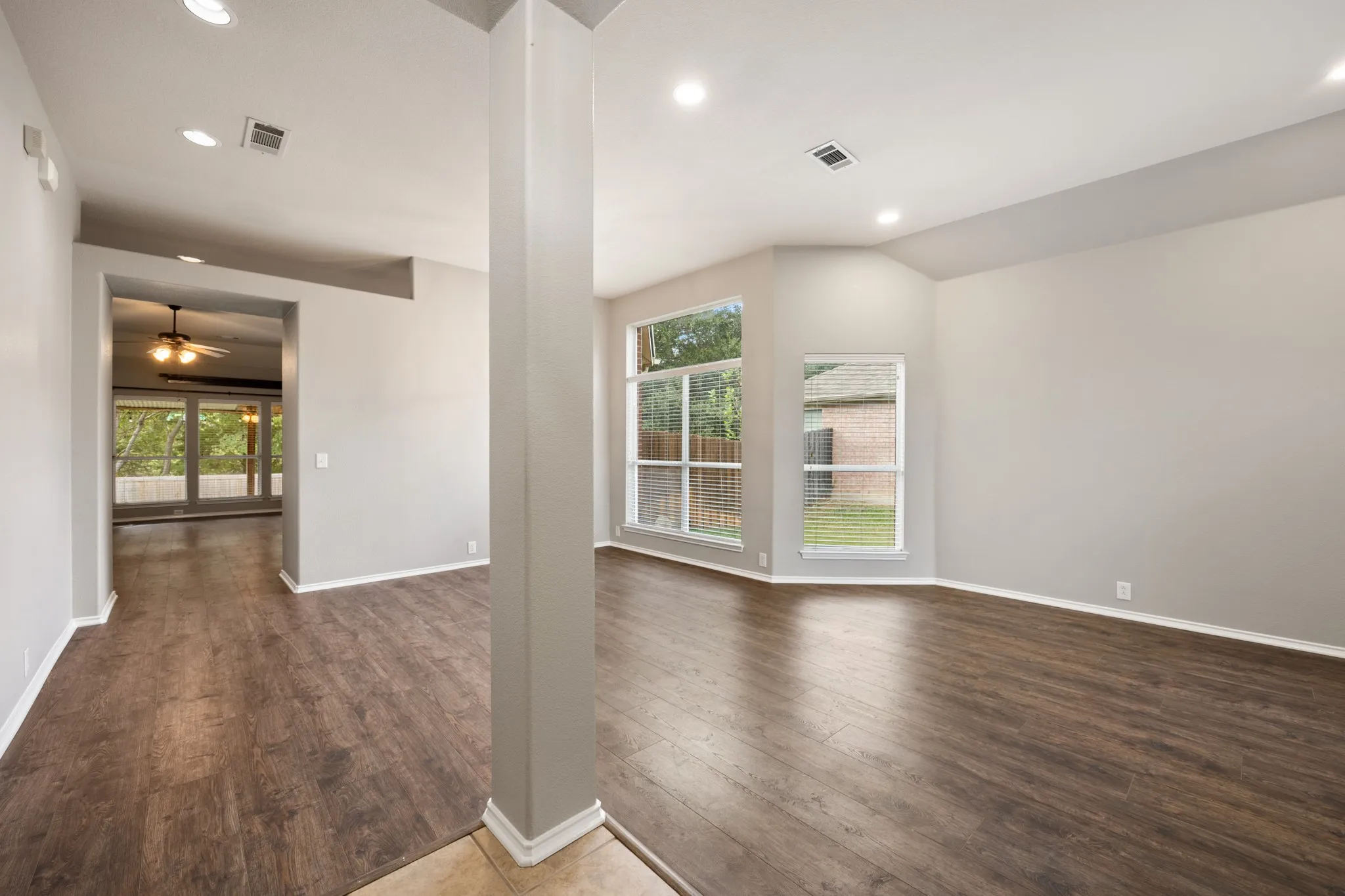 Single Family Residence For Rent in Rockwall County , 1275 Mission, Rockwall, Texas 75087, 3 Bedroom, 2 Bathroom, 2 Garage spaces, 2,086 Sqft, built in 2006, mls#21410952, Real Estate Agent in Rockwall, Homes For Rent in Rockwall county, Homes For Rent in Rockwall, Realtor in Rockwall Texas, Real Estate Brokerage Independent Realty Texas, Luminita Cordes Realtor