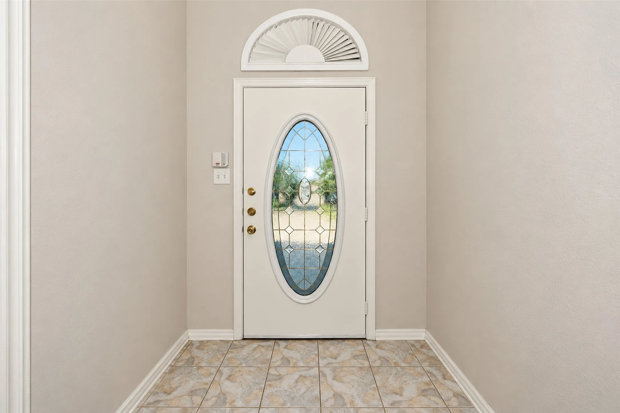 Single Family Residence For Rent in Tarrant County , 5121 Yaupon Drive, Arlington, Texas 76018, 3 Bedroom, 2 Bathroom, 2 Garage spaces, 1,900 Sqft, built in 2003, mls#21411005, Real Estate Agent in Arlington, Homes For Rent in Tarrant county, Homes For Rent in Arlington, Realtor in Arlington Texas, Real Estate Brokerage Independent Realty Texas, Luminita Cordes Realtor