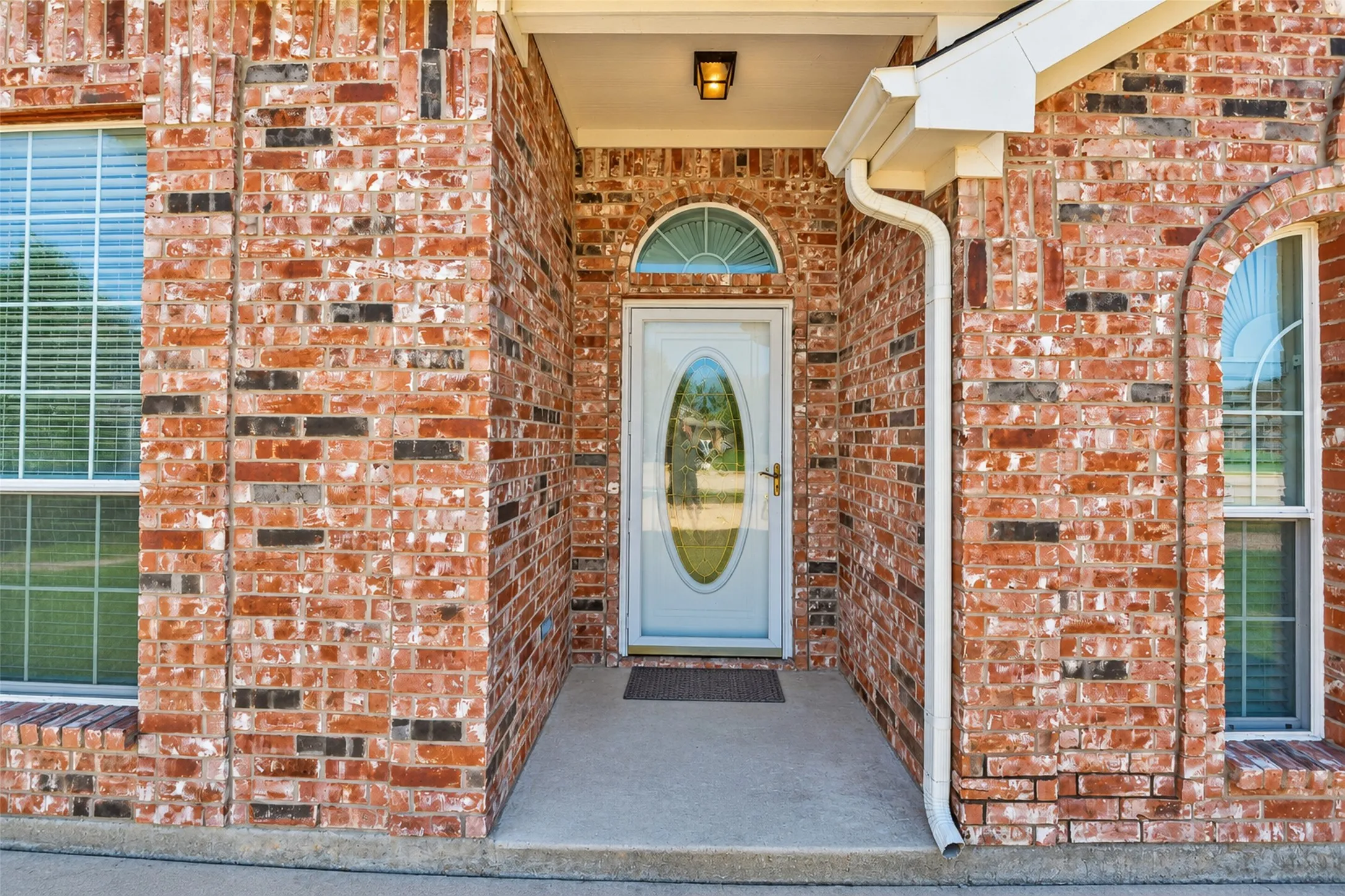 Single Family Residence For Rent in Tarrant County , 5121 Yaupon Drive, Arlington, Texas 76018, 3 Bedroom, 2 Bathroom, 2 Garage spaces, 1,900 Sqft, built in 2003, mls#21411005, Real Estate Agent in Arlington, Homes For Rent in Tarrant county, Homes For Rent in Arlington, Realtor in Arlington Texas, Real Estate Brokerage Independent Realty Texas, Luminita Cordes Realtor