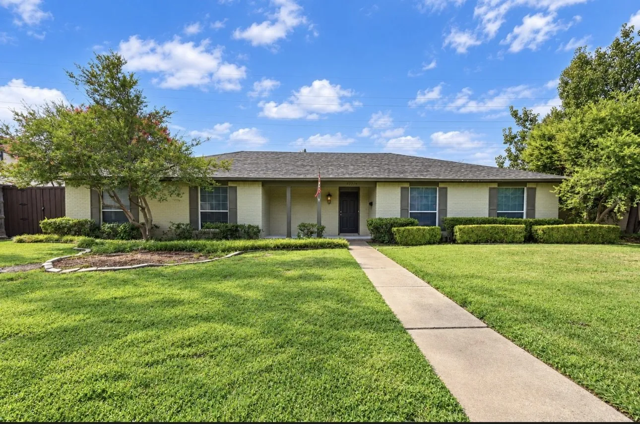 Single Family Residence For Sale in Dallas County , 12315 Quincy Lane, Dallas, Texas 75230, 4 Bedroom, 3 Bathroom, 2 Garage spaces, 2,520 Sqft, built in 1969, mls#21397533, Real Estate Agent in Dallas, Homes For Sale in Dallas county, Homes For Sale in Dallas, Realtor in Dallas Texas, Real Estate Brokerage Independent Realty Texas, Luminita Cordes Realtor
