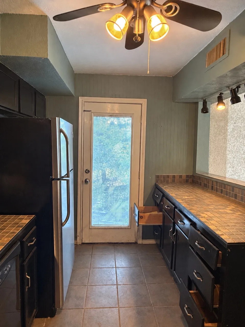 Single Family Residence For Sale in Collin County , 14833 Fm 2756, Farmersville, Texas 75442, 5 Bedroom, 5 Bathroom, Garage spaces, 3,500 Sqft, built in 1990, mls#21410465, Real Estate Agent in Farmersville, Homes For Sale in Collin county, Homes For Sale in Farmersville, Realtor in Farmersville Texas, Real Estate Brokerage Independent Realty Texas, Luminita Cordes Realtor
