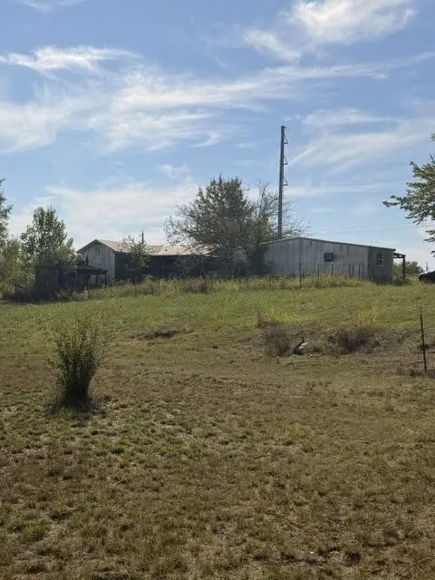 Single Family Residence For Sale in Collin County , 14833 Fm 2756, Farmersville, Texas 75442, 5 Bedroom, 5 Bathroom, Garage spaces, 3,500 Sqft, built in 1990, mls#21410465, Real Estate Agent in Farmersville, Homes For Sale in Collin county, Homes For Sale in Farmersville, Realtor in Farmersville Texas, Real Estate Brokerage Independent Realty Texas, Luminita Cordes Realtor