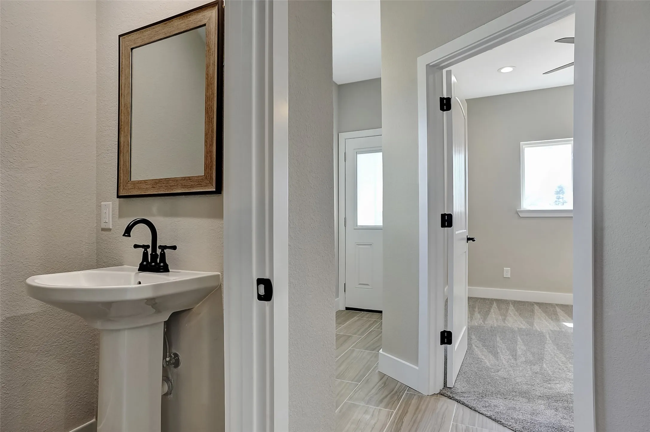 Duplex For Rent in Grayson County , 1304 Country Road A, Whitesboro, Texas 76273, 3 Bedroom, 3 Bathroom, Garage spaces, 1,400 Sqft, built in 2020, mls#21411034, Real Estate Agent in Whitesboro, Homes For Rent in Grayson county, Homes For Rent in Whitesboro, Realtor in Whitesboro Texas, Real Estate Brokerage Independent Realty Texas, Luminita Cordes Realtor