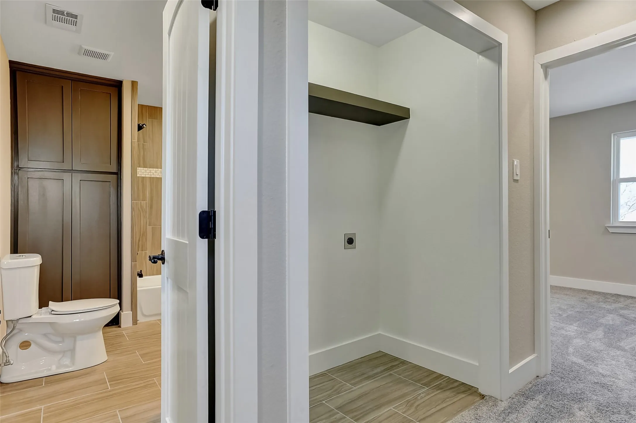 Duplex For Rent in Grayson County , 1304 Country Road A, Whitesboro, Texas 76273, 3 Bedroom, 3 Bathroom, Garage spaces, 1,400 Sqft, built in 2020, mls#21411034, Real Estate Agent in Whitesboro, Homes For Rent in Grayson county, Homes For Rent in Whitesboro, Realtor in Whitesboro Texas, Real Estate Brokerage Independent Realty Texas, Luminita Cordes Realtor