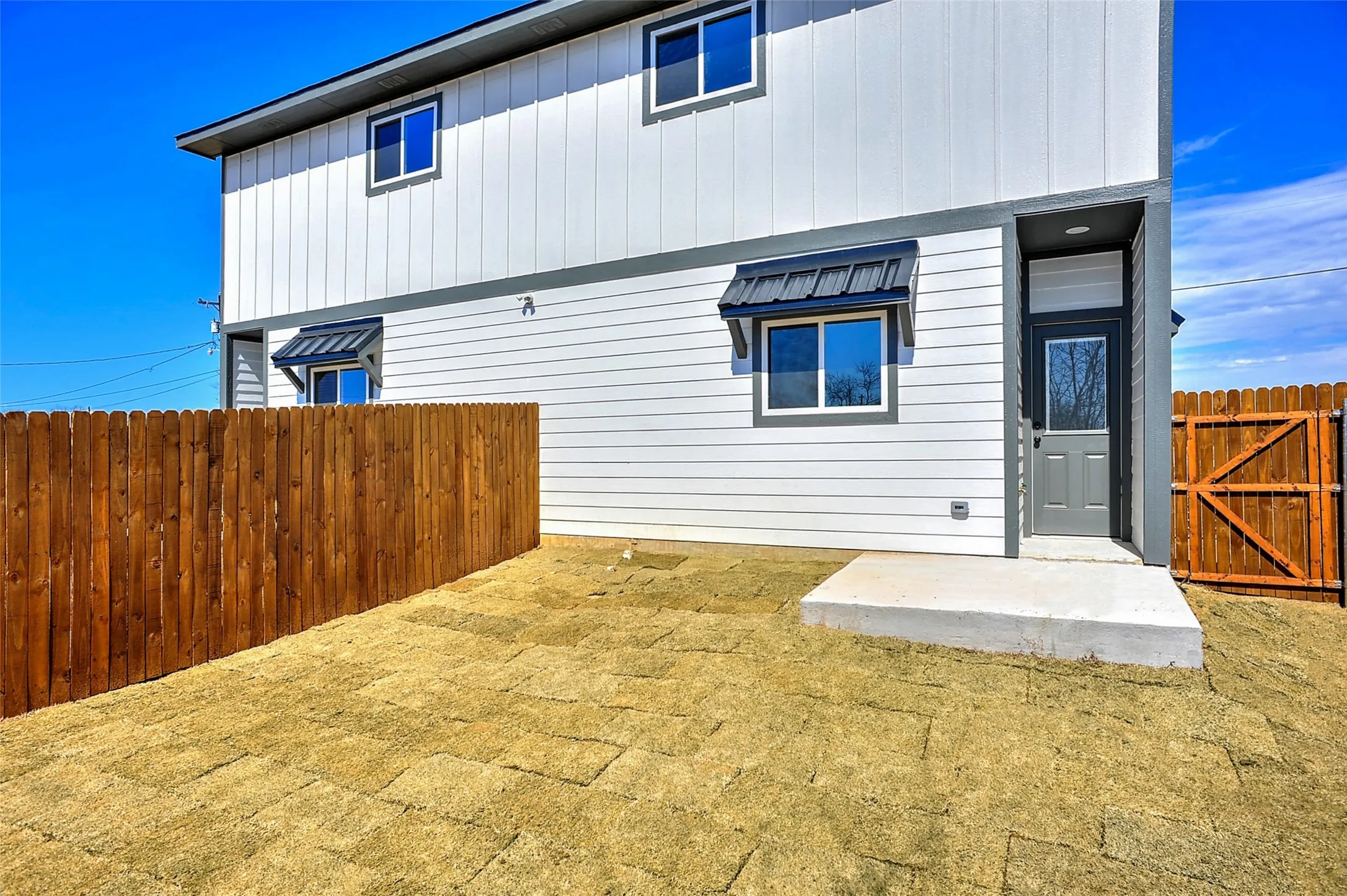 Duplex For Rent in Grayson County , 1304 Country Road A, Whitesboro, Texas 76273, 3 Bedroom, 3 Bathroom, Garage spaces, 1,400 Sqft, built in 2020, mls#21411034, Real Estate Agent in Whitesboro, Homes For Rent in Grayson county, Homes For Rent in Whitesboro, Realtor in Whitesboro Texas, Real Estate Brokerage Independent Realty Texas, Luminita Cordes Realtor