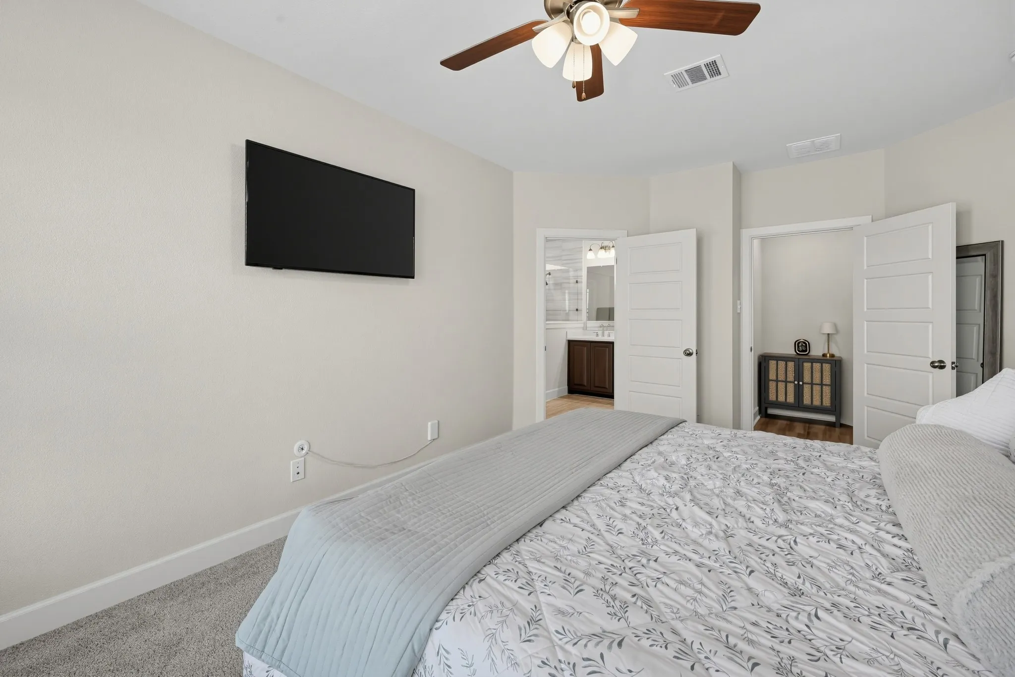 Single Family Residence For Sale in Dallas County , 9220 Lamar Street, Rowlett, Texas 75089, 3 Bedroom, 3 Bathroom, 2 Garage spaces, 2,320 Sqft, built in 2020, mls#21411022, Real Estate Agent in Rowlett, Homes For Sale in Dallas county, Homes For Sale in Rowlett, Realtor in Rowlett Texas, Real Estate Brokerage Independent Realty Texas, Luminita Cordes Realtor