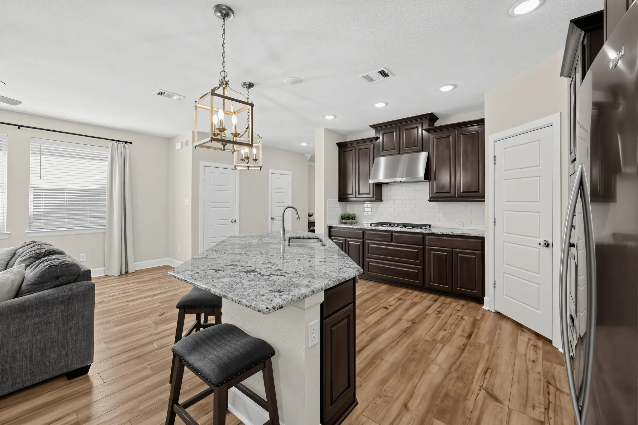Single Family Residence For Sale in Dallas County , 9220 Lamar Street, Rowlett, Texas 75089, 3 Bedroom, 3 Bathroom, 2 Garage spaces, 2,320 Sqft, built in 2020, mls#21411022, Real Estate Agent in Rowlett, Homes For Sale in Dallas county, Homes For Sale in Rowlett, Realtor in Rowlett Texas, Real Estate Brokerage Independent Realty Texas, Luminita Cordes Realtor