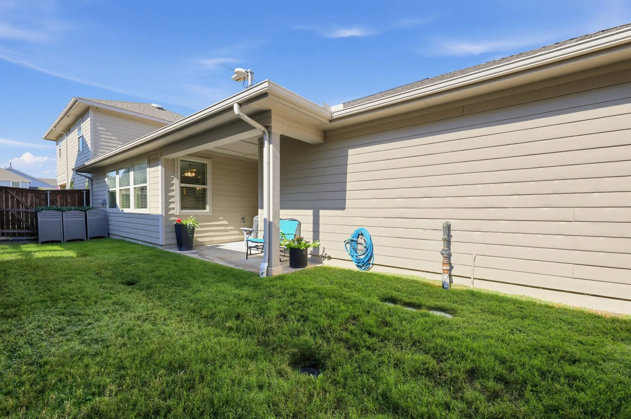 Single Family Residence For Sale in Dallas County , 9220 Lamar Street, Rowlett, Texas 75089, 3 Bedroom, 3 Bathroom, 2 Garage spaces, 2,320 Sqft, built in 2020, mls#21411022, Real Estate Agent in Rowlett, Homes For Sale in Dallas county, Homes For Sale in Rowlett, Realtor in Rowlett Texas, Real Estate Brokerage Independent Realty Texas, Luminita Cordes Realtor