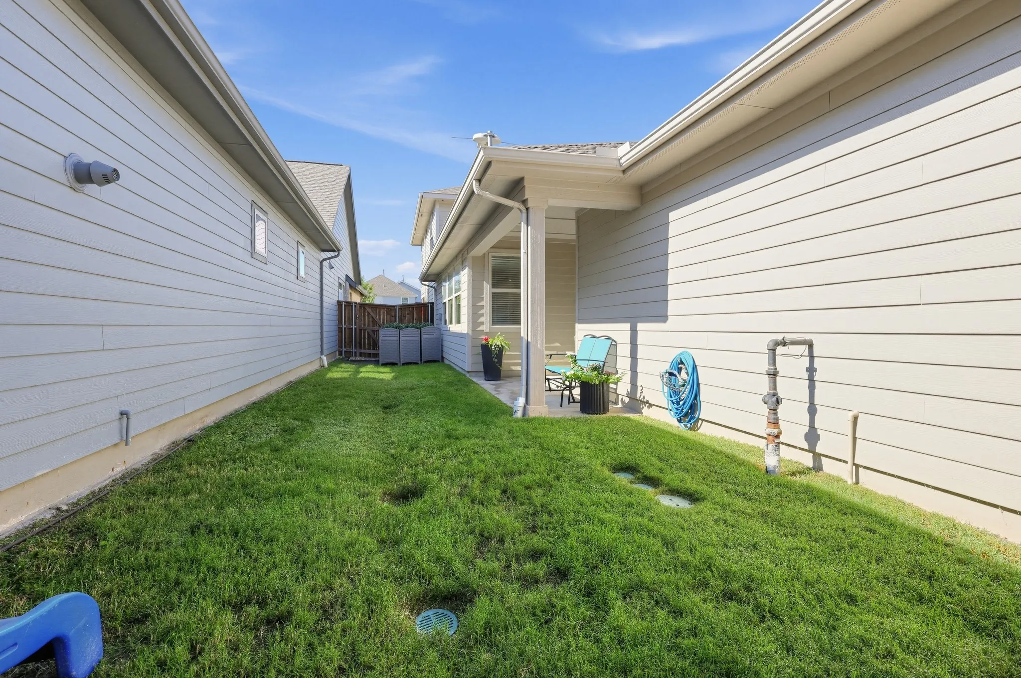 Single Family Residence For Sale in Dallas County , 9220 Lamar Street, Rowlett, Texas 75089, 3 Bedroom, 3 Bathroom, 2 Garage spaces, 2,320 Sqft, built in 2020, mls#21411022, Real Estate Agent in Rowlett, Homes For Sale in Dallas county, Homes For Sale in Rowlett, Realtor in Rowlett Texas, Real Estate Brokerage Independent Realty Texas, Luminita Cordes Realtor