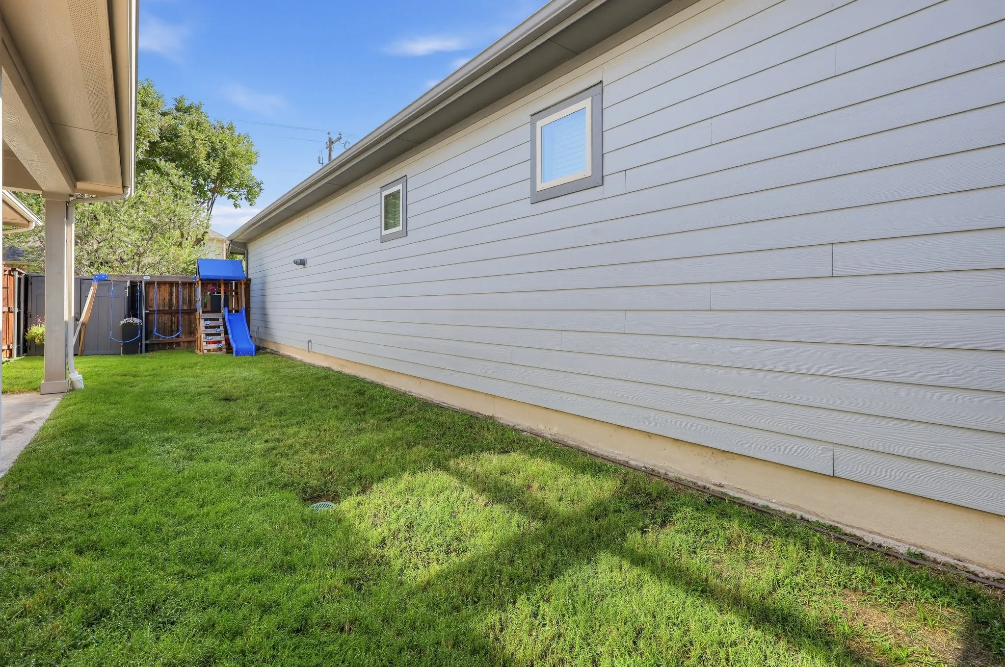 Single Family Residence For Sale in Dallas County , 9220 Lamar Street, Rowlett, Texas 75089, 3 Bedroom, 3 Bathroom, 2 Garage spaces, 2,320 Sqft, built in 2020, mls#21411022, Real Estate Agent in Rowlett, Homes For Sale in Dallas county, Homes For Sale in Rowlett, Realtor in Rowlett Texas, Real Estate Brokerage Independent Realty Texas, Luminita Cordes Realtor