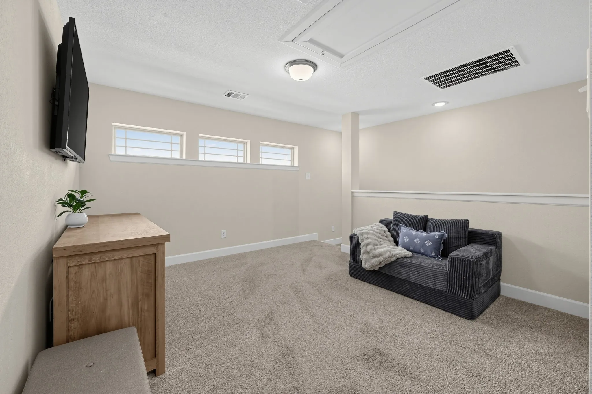 Single Family Residence For Sale in Dallas County , 9220 Lamar Street, Rowlett, Texas 75089, 3 Bedroom, 3 Bathroom, 2 Garage spaces, 2,320 Sqft, built in 2020, mls#21411022, Real Estate Agent in Rowlett, Homes For Sale in Dallas county, Homes For Sale in Rowlett, Realtor in Rowlett Texas, Real Estate Brokerage Independent Realty Texas, Luminita Cordes Realtor