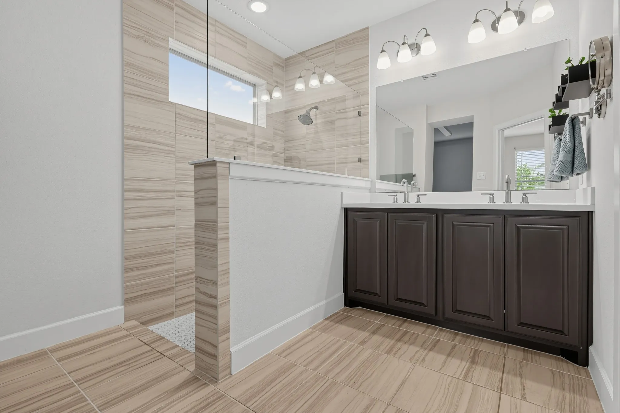 Single Family Residence For Sale in Dallas County , 9220 Lamar Street, Rowlett, Texas 75089, 3 Bedroom, 3 Bathroom, 2 Garage spaces, 2,320 Sqft, built in 2020, mls#21411022, Real Estate Agent in Rowlett, Homes For Sale in Dallas county, Homes For Sale in Rowlett, Realtor in Rowlett Texas, Real Estate Brokerage Independent Realty Texas, Luminita Cordes Realtor