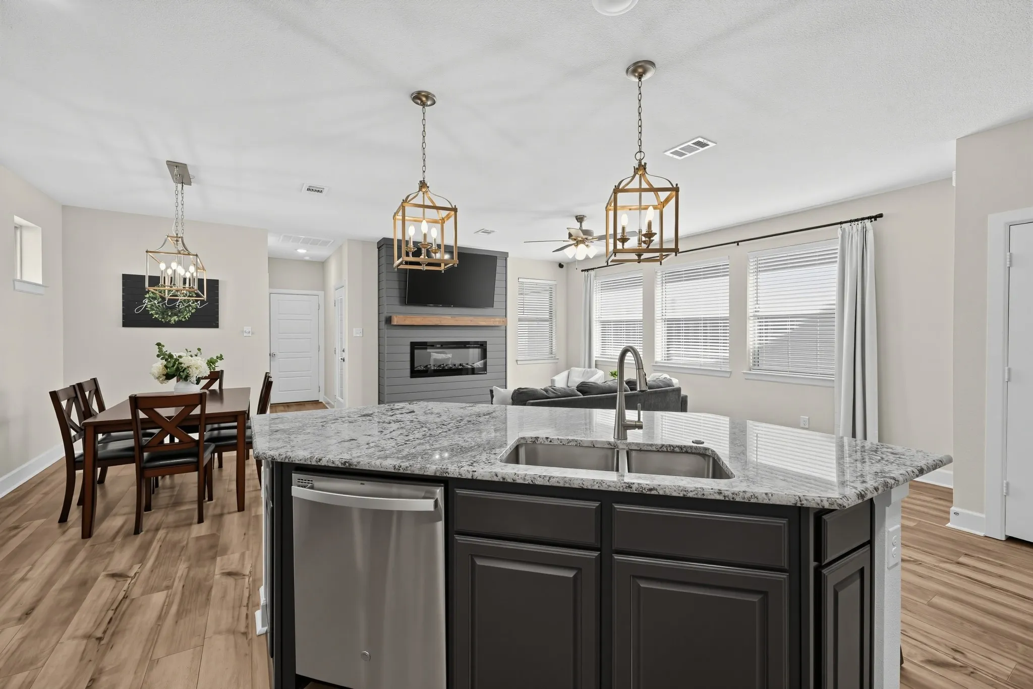 Single Family Residence For Sale in Dallas County , 9220 Lamar Street, Rowlett, Texas 75089, 3 Bedroom, 3 Bathroom, 2 Garage spaces, 2,320 Sqft, built in 2020, mls#21411022, Real Estate Agent in Rowlett, Homes For Sale in Dallas county, Homes For Sale in Rowlett, Realtor in Rowlett Texas, Real Estate Brokerage Independent Realty Texas, Luminita Cordes Realtor
