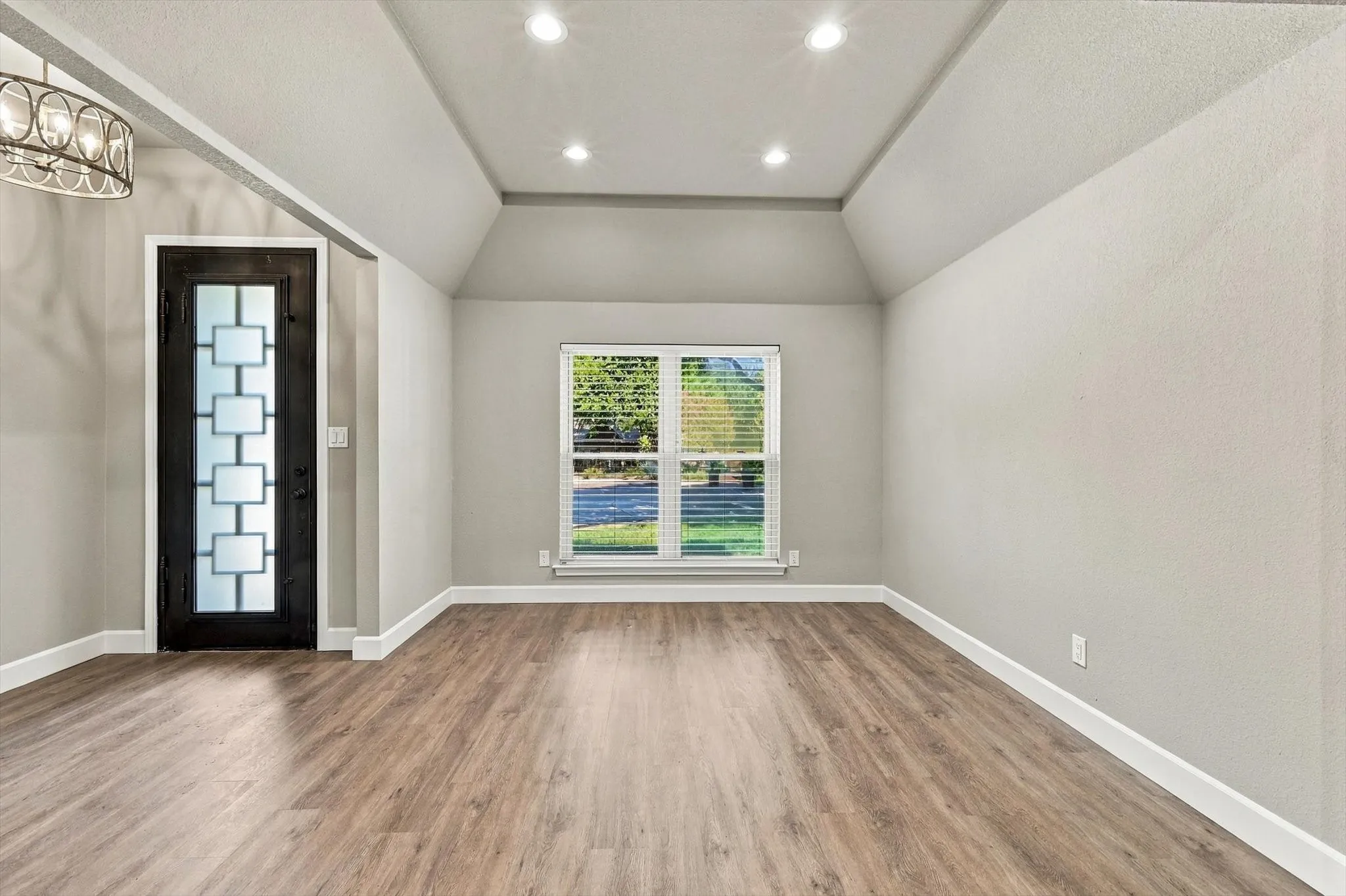 Single Family Residence For Rent in Denton County , 2040 Aspen Place, Lewisville, Texas 75077, 3 Bedroom, 3 Bathroom, 3 Garage spaces, 2,265 Sqft, built in 1984, mls#21398707, Real Estate Agent in Lewisville, Homes For Rent in Denton county, Homes For Rent in Lewisville, Realtor in Lewisville Texas, Real Estate Brokerage Independent Realty Texas, Luminita Cordes Realtor