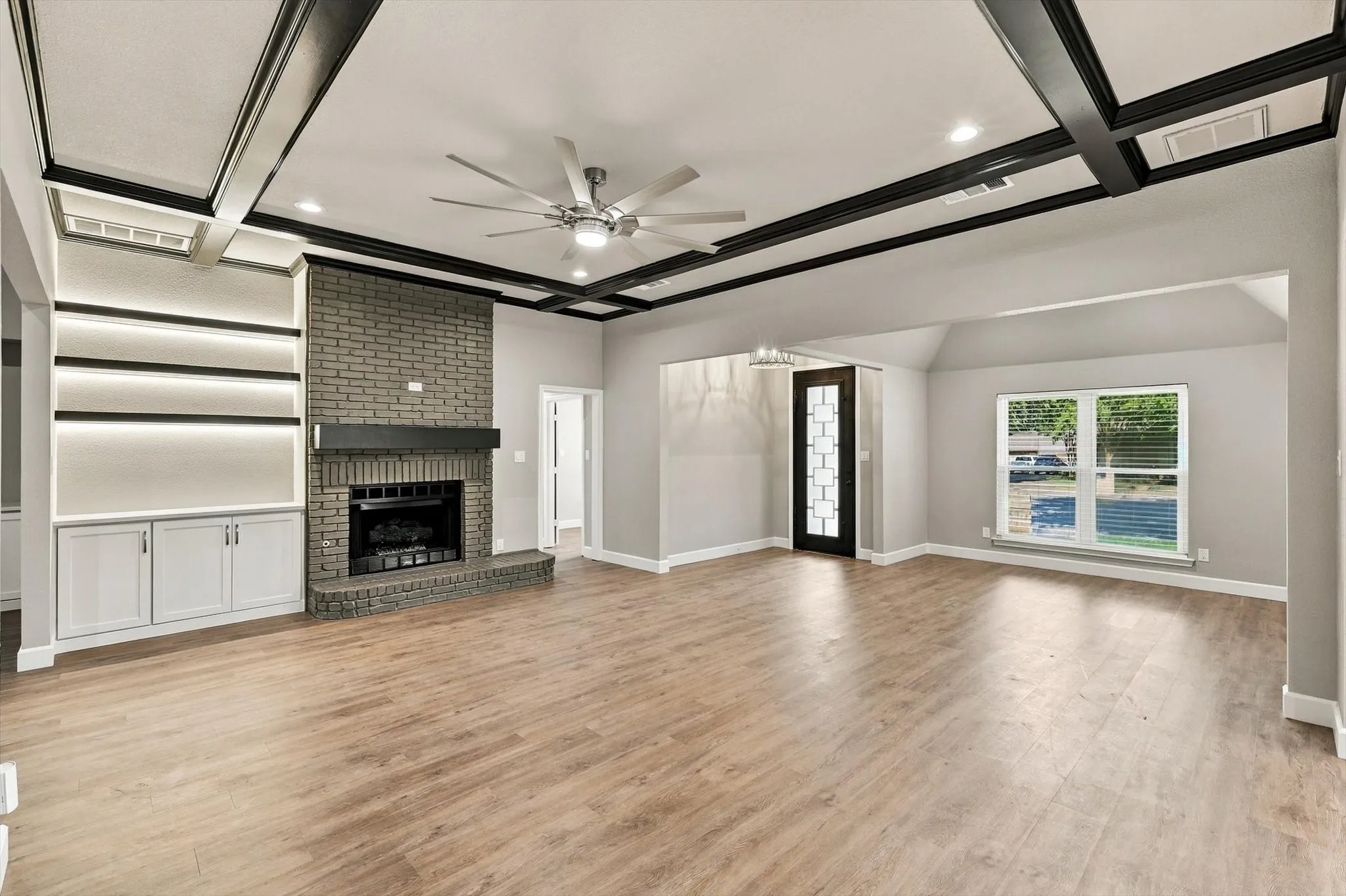 Single Family Residence For Rent in Denton County , 2040 Aspen Place, Lewisville, Texas 75077, 3 Bedroom, 3 Bathroom, 3 Garage spaces, 2,265 Sqft, built in 1984, mls#21398707, Real Estate Agent in Lewisville, Homes For Rent in Denton county, Homes For Rent in Lewisville, Realtor in Lewisville Texas, Real Estate Brokerage Independent Realty Texas, Luminita Cordes Realtor