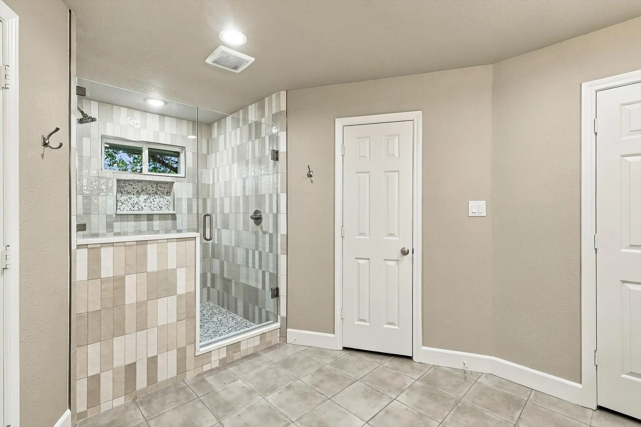Single Family Residence For Rent in Denton County , 2040 Aspen Place, Lewisville, Texas 75077, 3 Bedroom, 3 Bathroom, 3 Garage spaces, 2,265 Sqft, built in 1984, mls#21398707, Real Estate Agent in Lewisville, Homes For Rent in Denton county, Homes For Rent in Lewisville, Realtor in Lewisville Texas, Real Estate Brokerage Independent Realty Texas, Luminita Cordes Realtor