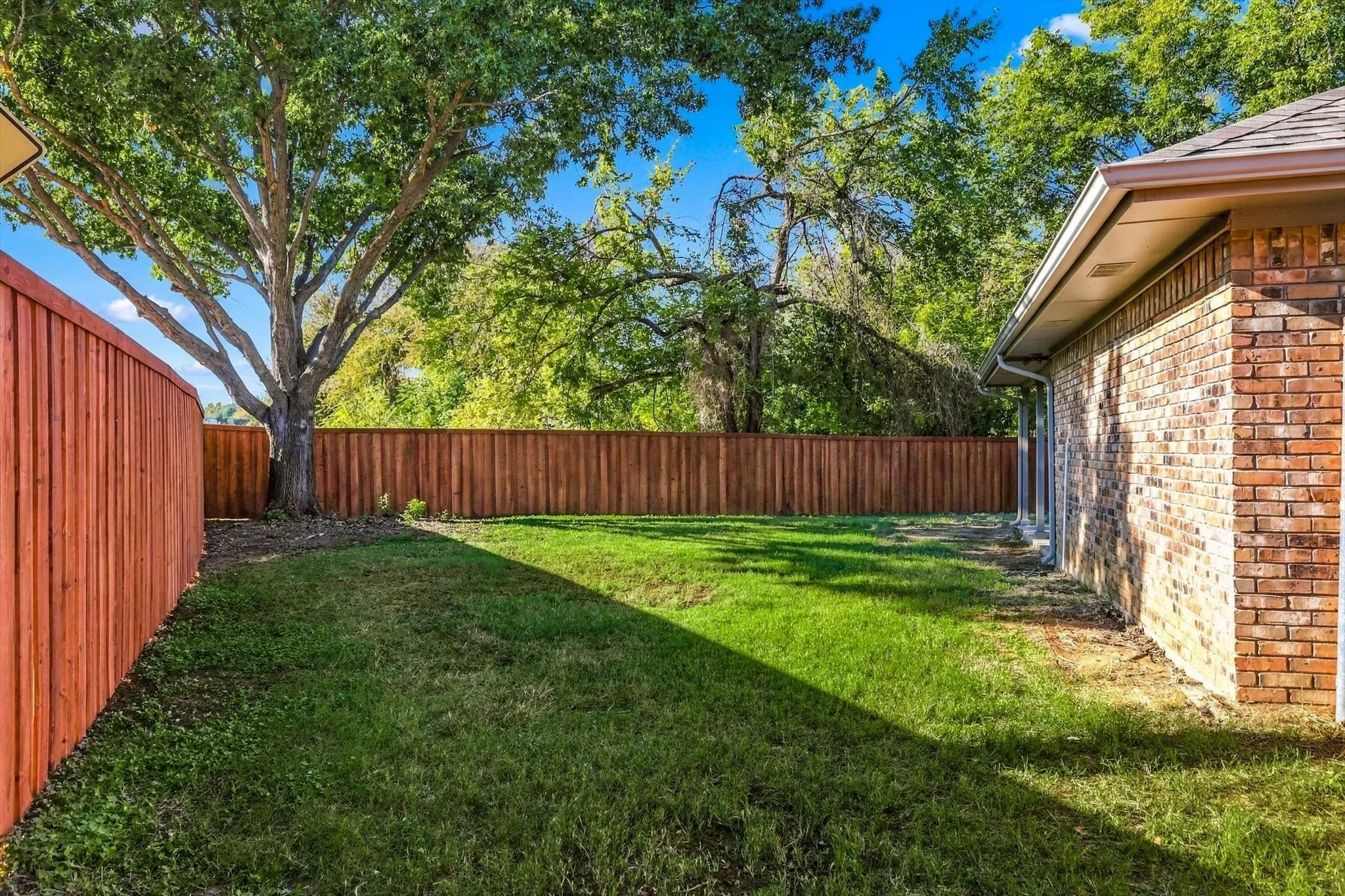 Single Family Residence For Rent in Denton County , 2040 Aspen Place, Lewisville, Texas 75077, 3 Bedroom, 3 Bathroom, 3 Garage spaces, 2,265 Sqft, built in 1984, mls#21398707, Real Estate Agent in Lewisville, Homes For Rent in Denton county, Homes For Rent in Lewisville, Realtor in Lewisville Texas, Real Estate Brokerage Independent Realty Texas, Luminita Cordes Realtor