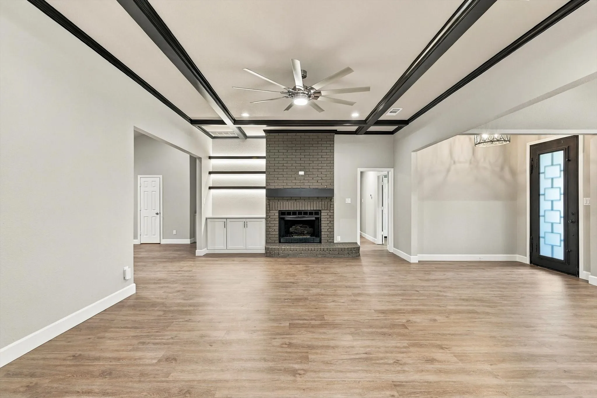 Single Family Residence For Rent in Denton County , 2040 Aspen Place, Lewisville, Texas 75077, 3 Bedroom, 3 Bathroom, 3 Garage spaces, 2,265 Sqft, built in 1984, mls#21398707, Real Estate Agent in Lewisville, Homes For Rent in Denton county, Homes For Rent in Lewisville, Realtor in Lewisville Texas, Real Estate Brokerage Independent Realty Texas, Luminita Cordes Realtor