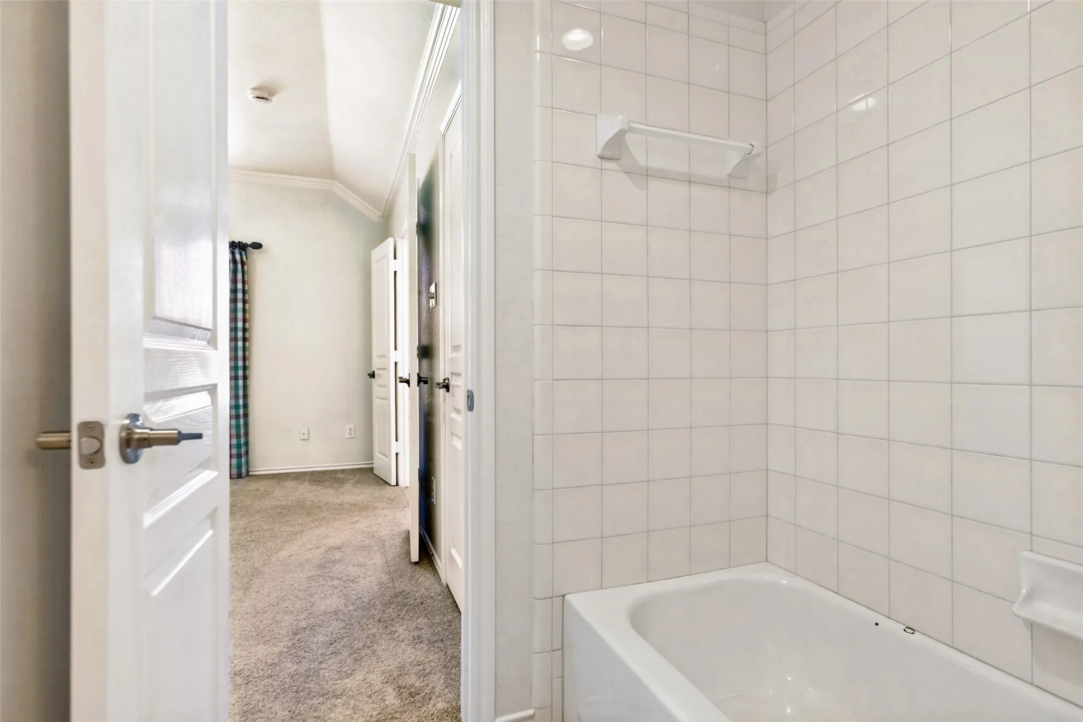 Single Family Residence For Sale in Dallas County , 616 Sunningdale, Richardson, Texas 75081, 4 Bedroom, 2 Bathroom, 2 Garage spaces, 2,274 Sqft, built in 1999, mls#21406136, Real Estate Agent in Richardson, Homes For Sale in Dallas county, Homes For Sale in Richardson, Realtor in Richardson Texas, Real Estate Brokerage Independent Realty Texas, Luminita Cordes Realtor