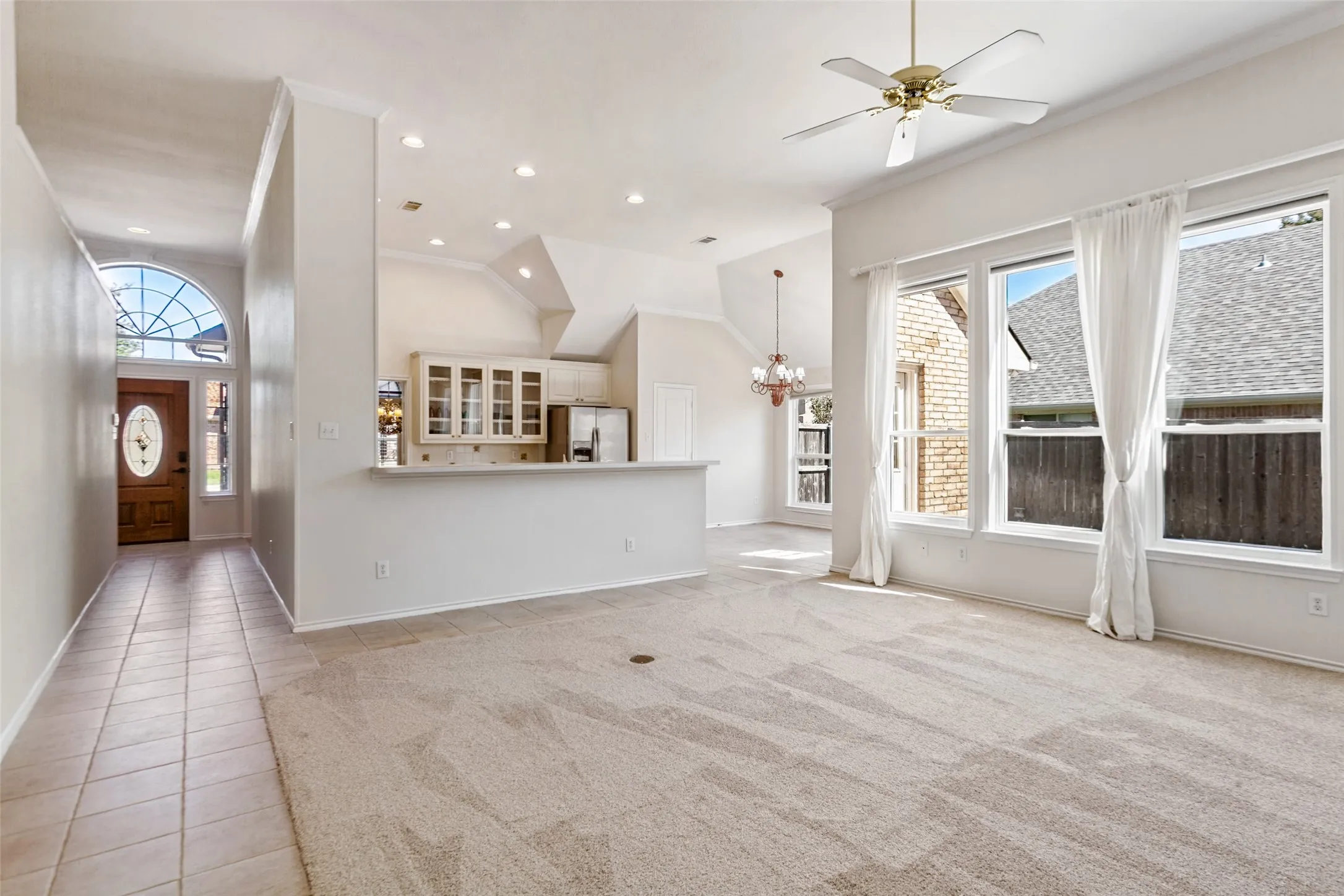 Single Family Residence For Sale in Dallas County , 616 Sunningdale, Richardson, Texas 75081, 4 Bedroom, 2 Bathroom, 2 Garage spaces, 2,274 Sqft, built in 1999, mls#21406136, Real Estate Agent in Richardson, Homes For Sale in Dallas county, Homes For Sale in Richardson, Realtor in Richardson Texas, Real Estate Brokerage Independent Realty Texas, Luminita Cordes Realtor