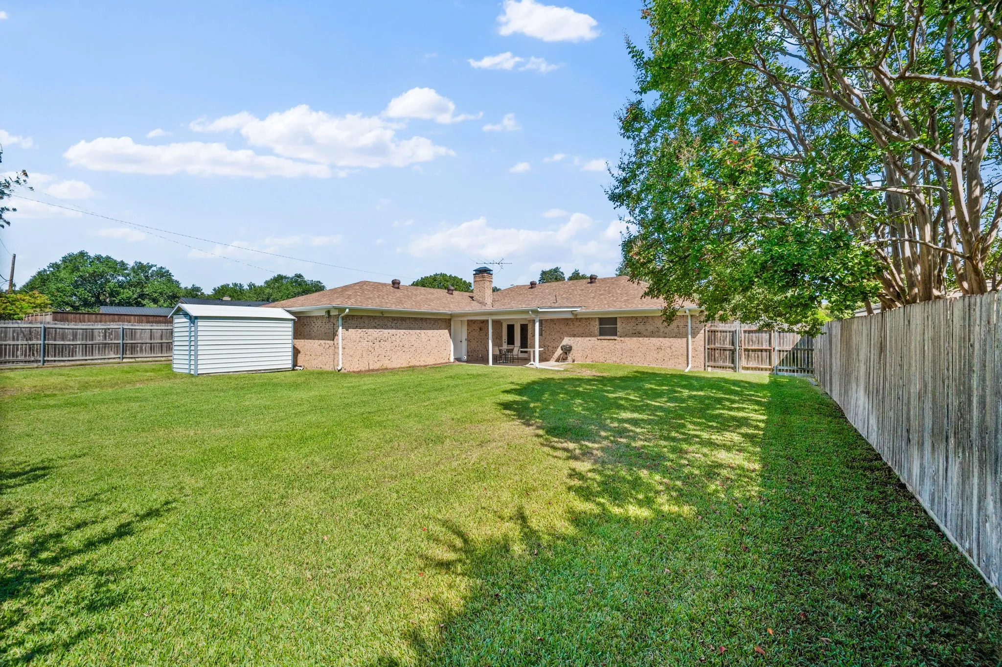 Single Family Residence For Sale in Tarrant County , 4041 Alava Drive, Fort Worth, Texas 76133, 3 Bedroom, 2 Bathroom, 2 Garage spaces, 1,824 Sqft, built in 1973, mls#21408191, Real Estate Agent in Fort Worth, Homes For Sale in Tarrant county, Homes For Sale in Fort Worth, Realtor in Fort Worth Texas, Real Estate Brokerage Independent Realty Texas, Luminita Cordes Realtor