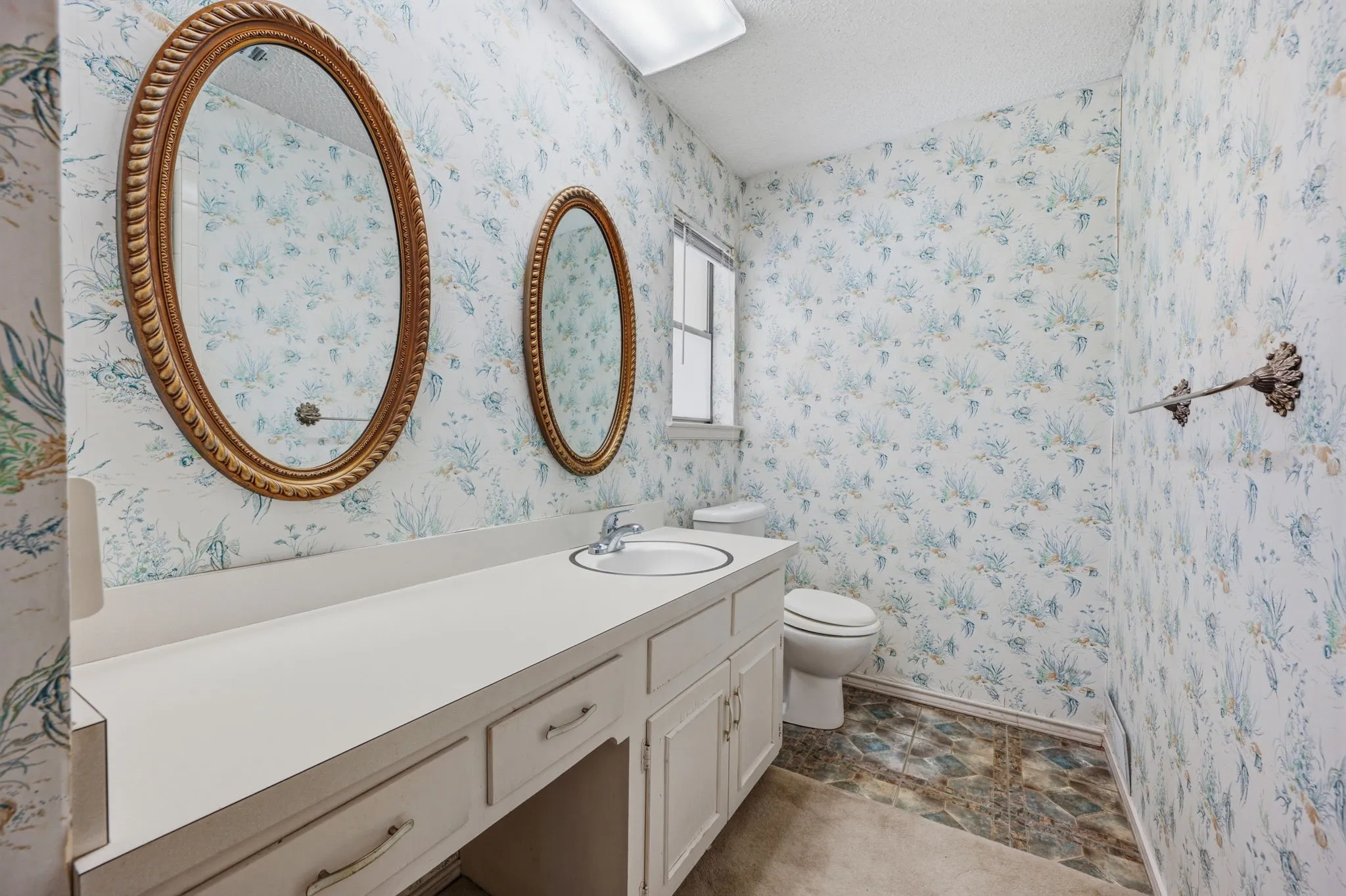 Single Family Residence For Sale in Tarrant County , 4041 Alava Drive, Fort Worth, Texas 76133, 3 Bedroom, 2 Bathroom, 2 Garage spaces, 1,824 Sqft, built in 1973, mls#21408191, Real Estate Agent in Fort Worth, Homes For Sale in Tarrant county, Homes For Sale in Fort Worth, Realtor in Fort Worth Texas, Real Estate Brokerage Independent Realty Texas, Luminita Cordes Realtor