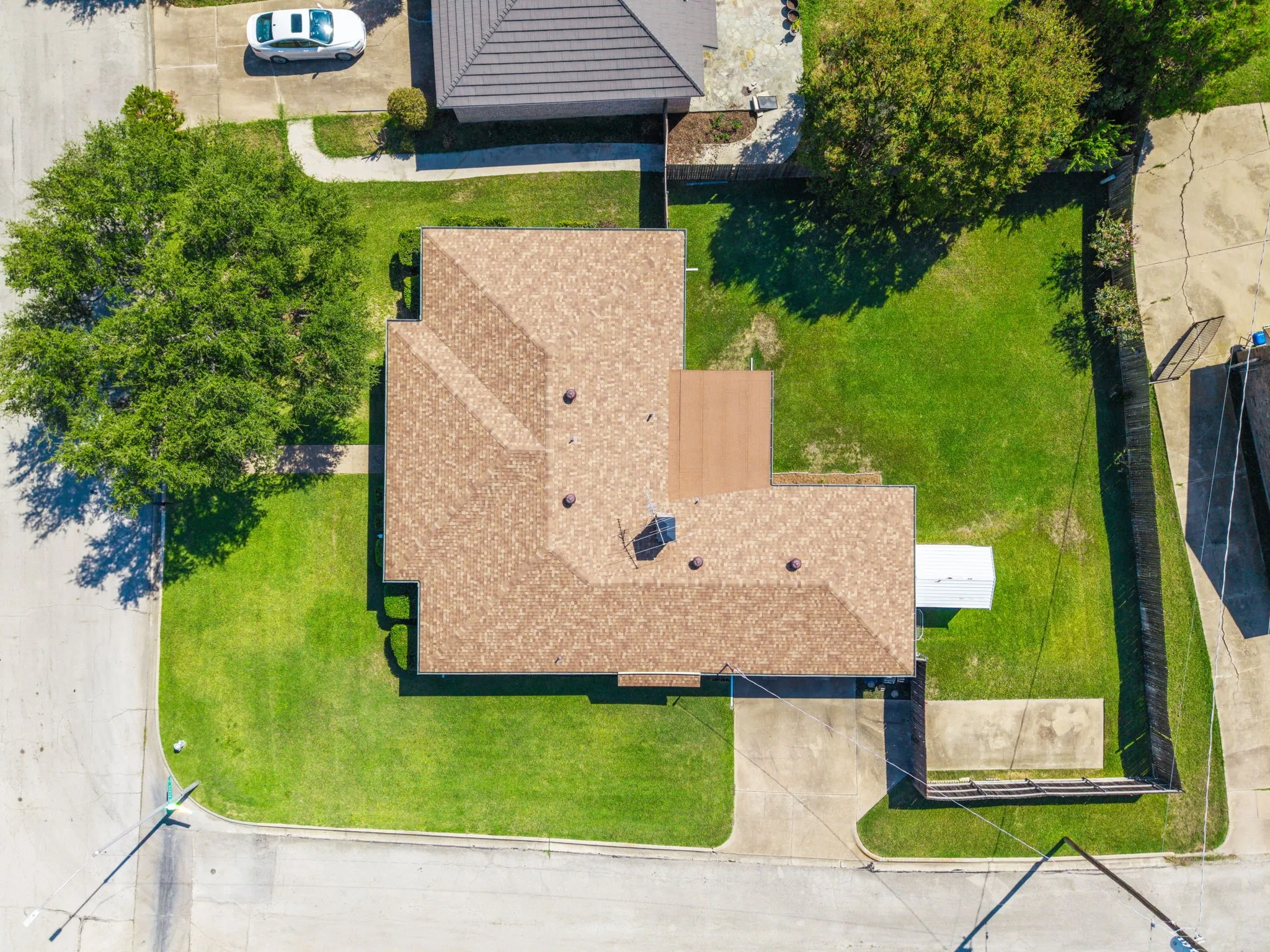Single Family Residence For Sale in Tarrant County , 4041 Alava Drive, Fort Worth, Texas 76133, 3 Bedroom, 2 Bathroom, 2 Garage spaces, 1,824 Sqft, built in 1973, mls#21408191, Real Estate Agent in Fort Worth, Homes For Sale in Tarrant county, Homes For Sale in Fort Worth, Realtor in Fort Worth Texas, Real Estate Brokerage Independent Realty Texas, Luminita Cordes Realtor