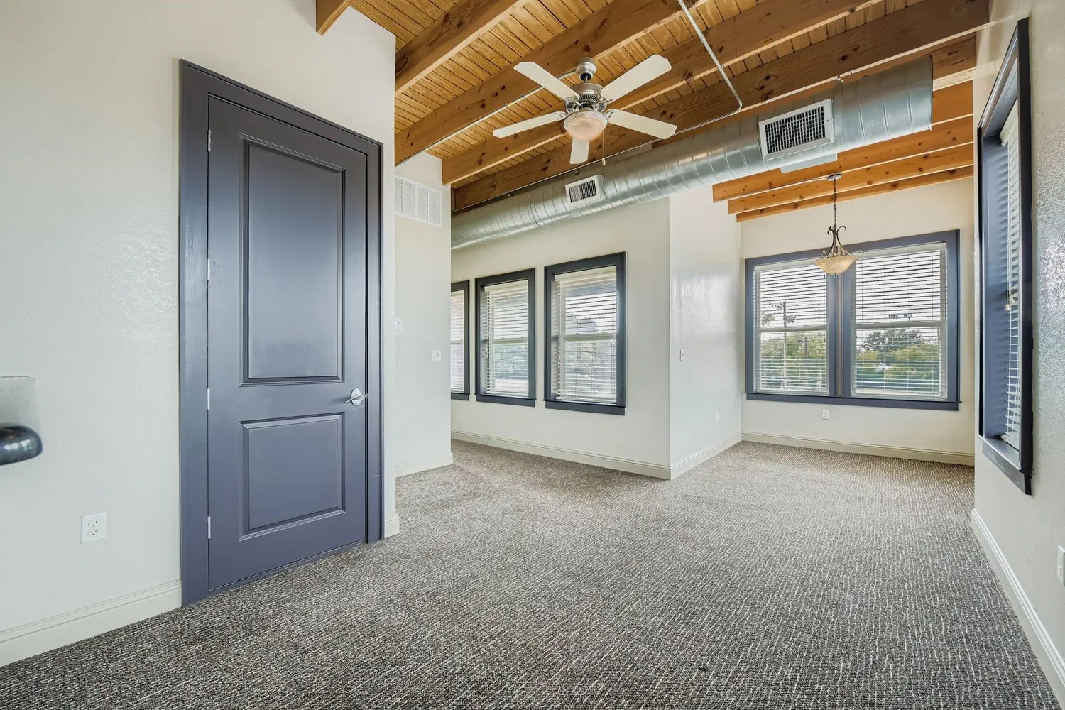 Apartment For Rent in Tarrant County , 928 Lipscomb Street 206, Fort Worth, Texas 76104, 1 Bedroom, 1 Bathroom, Garage spaces, 755 Sqft, built in 2009, mls#21411064, Real Estate Agent in Fort Worth, Homes For Rent in Tarrant county, Homes For Rent in Fort Worth, Realtor in Fort Worth Texas, Real Estate Brokerage Independent Realty Texas, Luminita Cordes Realtor