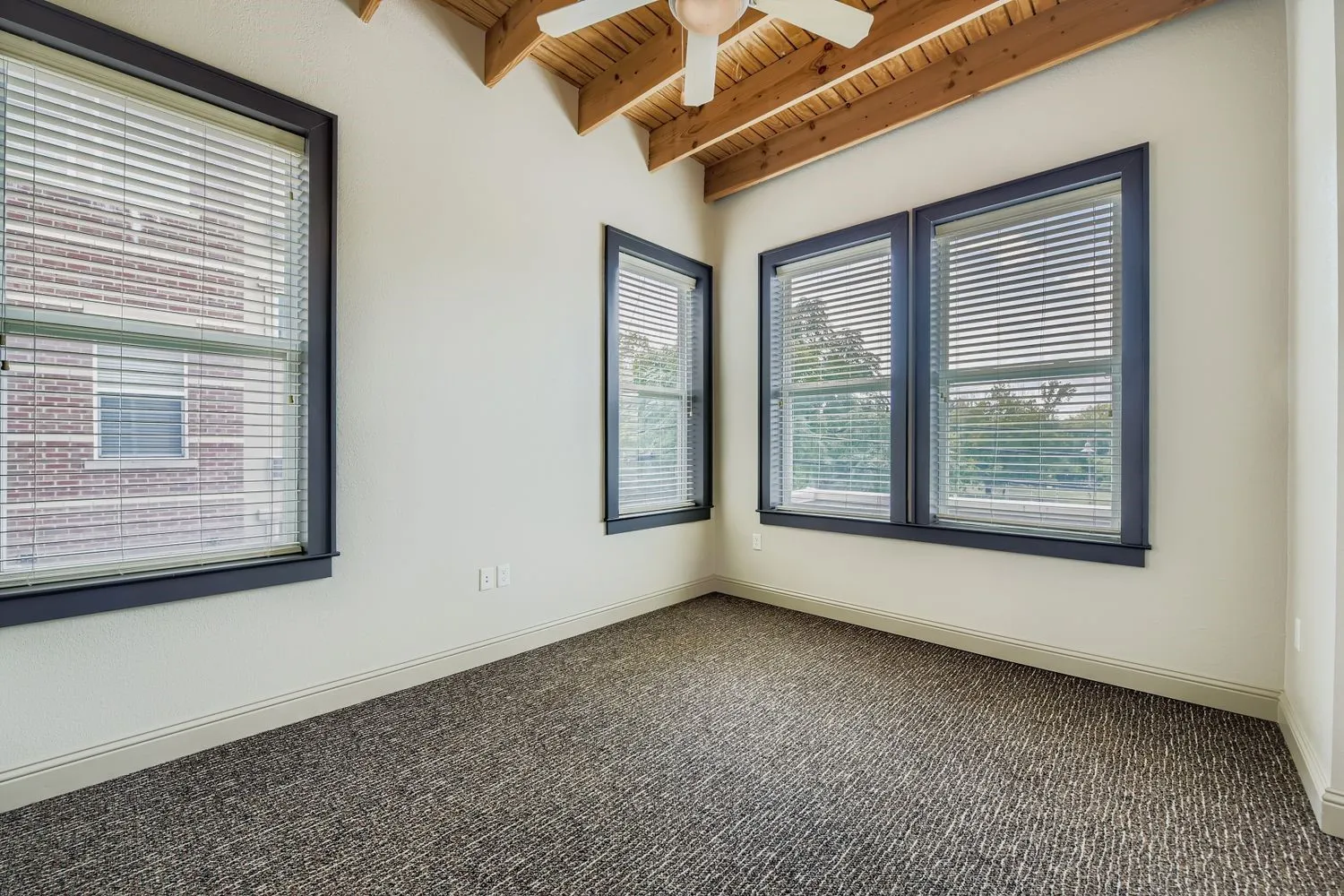 Apartment For Rent in Tarrant County , 928 Lipscomb Street 206, Fort Worth, Texas 76104, 1 Bedroom, 1 Bathroom, Garage spaces, 755 Sqft, built in 2009, mls#21411064, Real Estate Agent in Fort Worth, Homes For Rent in Tarrant county, Homes For Rent in Fort Worth, Realtor in Fort Worth Texas, Real Estate Brokerage Independent Realty Texas, Luminita Cordes Realtor