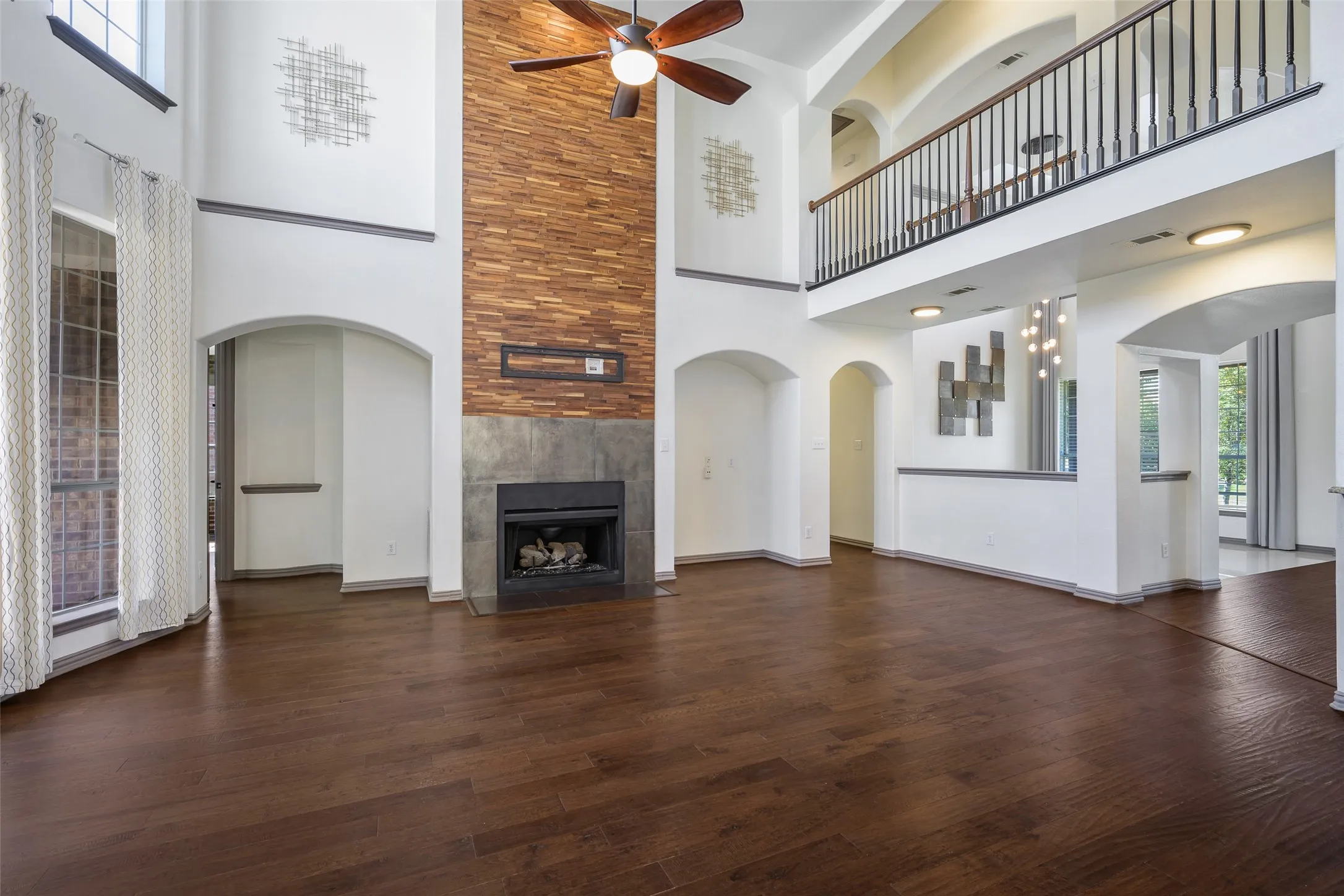 Single Family Residence For Rent in Denton County , 5170 Mohegan Lane, Frisco, Texas 75034, 5 Bedroom, 4 Bathroom, 3 Garage spaces, 4,499 Sqft, built in 2002, mls#21411070, Real Estate Agent in Frisco, Homes For Rent in Denton county, Homes For Rent in Frisco, Realtor in Frisco Texas, Real Estate Brokerage Independent Realty Texas, Luminita Cordes Realtor