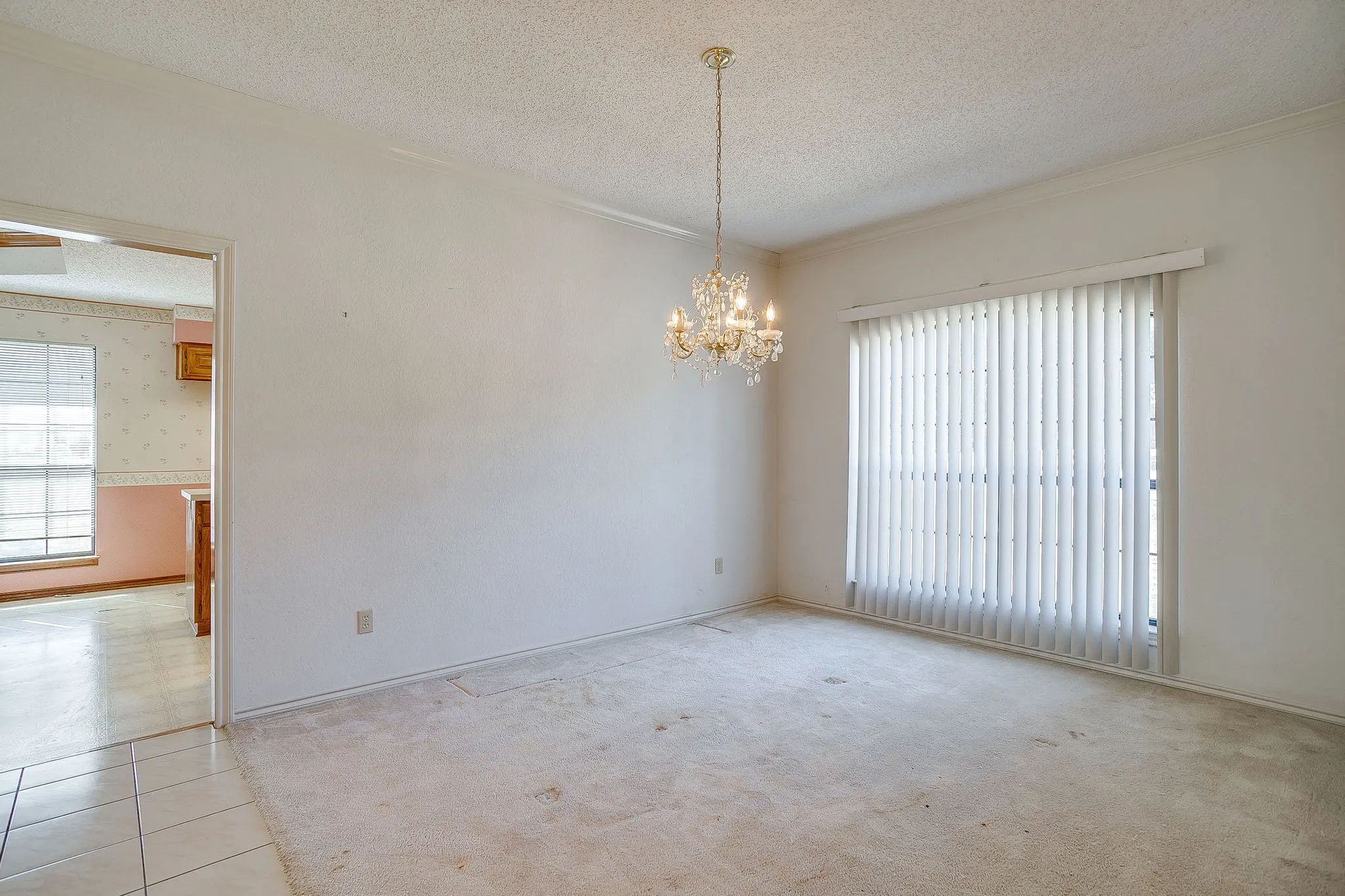 Single Family Residence For Sale in Parker County , 101 Royal Oak Drive, Aledo, Texas 76008, 3 Bedroom, 3 Bathroom, 2 Garage spaces, 2,316 Sqft, built in 1988, mls#21411072, Real Estate Agent in Aledo, Homes For Sale in Parker county, Homes For Sale in Aledo, Realtor in Aledo Texas, Real Estate Brokerage Independent Realty Texas, Luminita Cordes Realtor