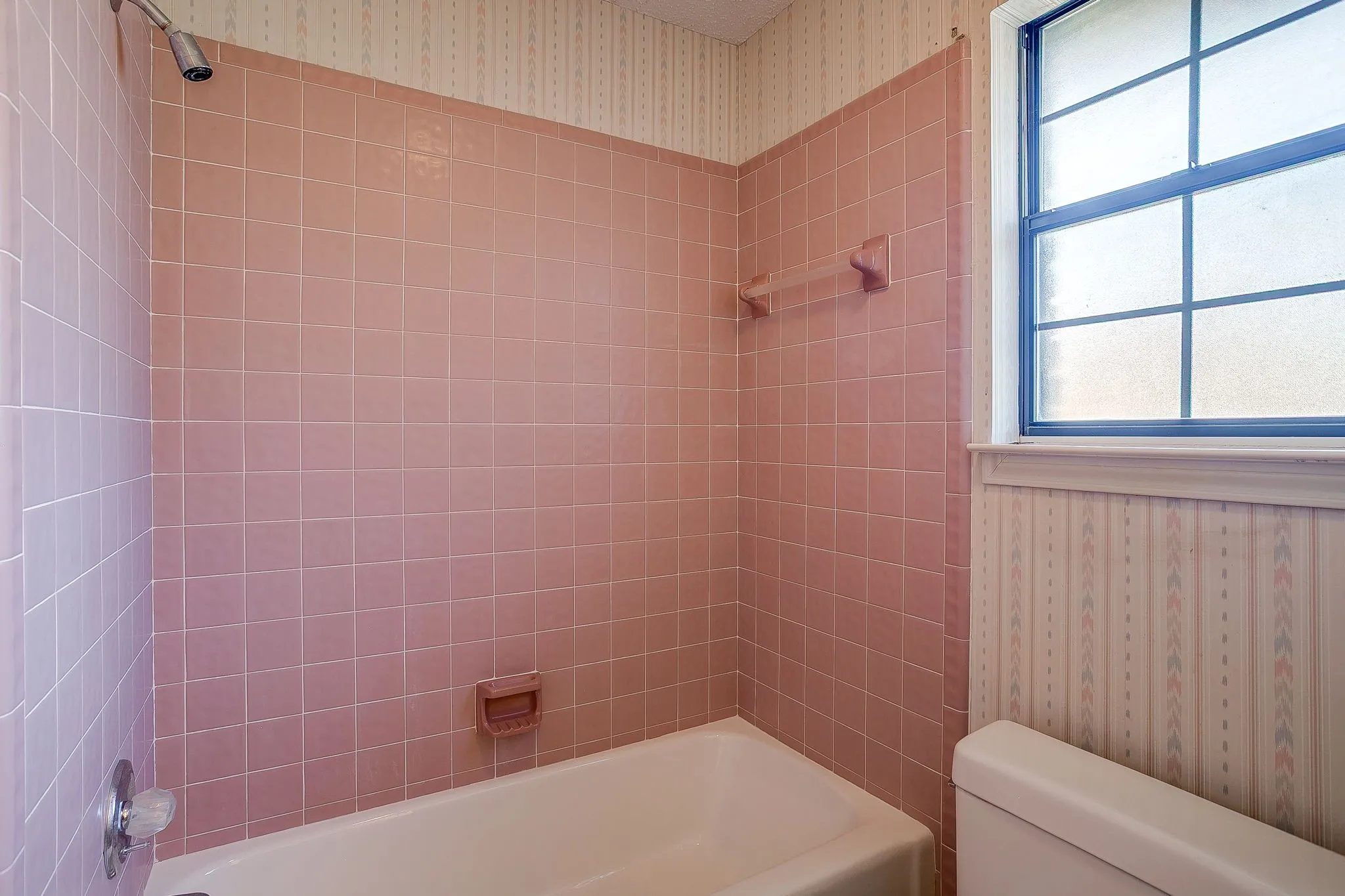 Single Family Residence For Sale in Parker County , 101 Royal Oak Drive, Aledo, Texas 76008, 3 Bedroom, 3 Bathroom, 2 Garage spaces, 2,316 Sqft, built in 1988, mls#21411072, Real Estate Agent in Aledo, Homes For Sale in Parker county, Homes For Sale in Aledo, Realtor in Aledo Texas, Real Estate Brokerage Independent Realty Texas, Luminita Cordes Realtor